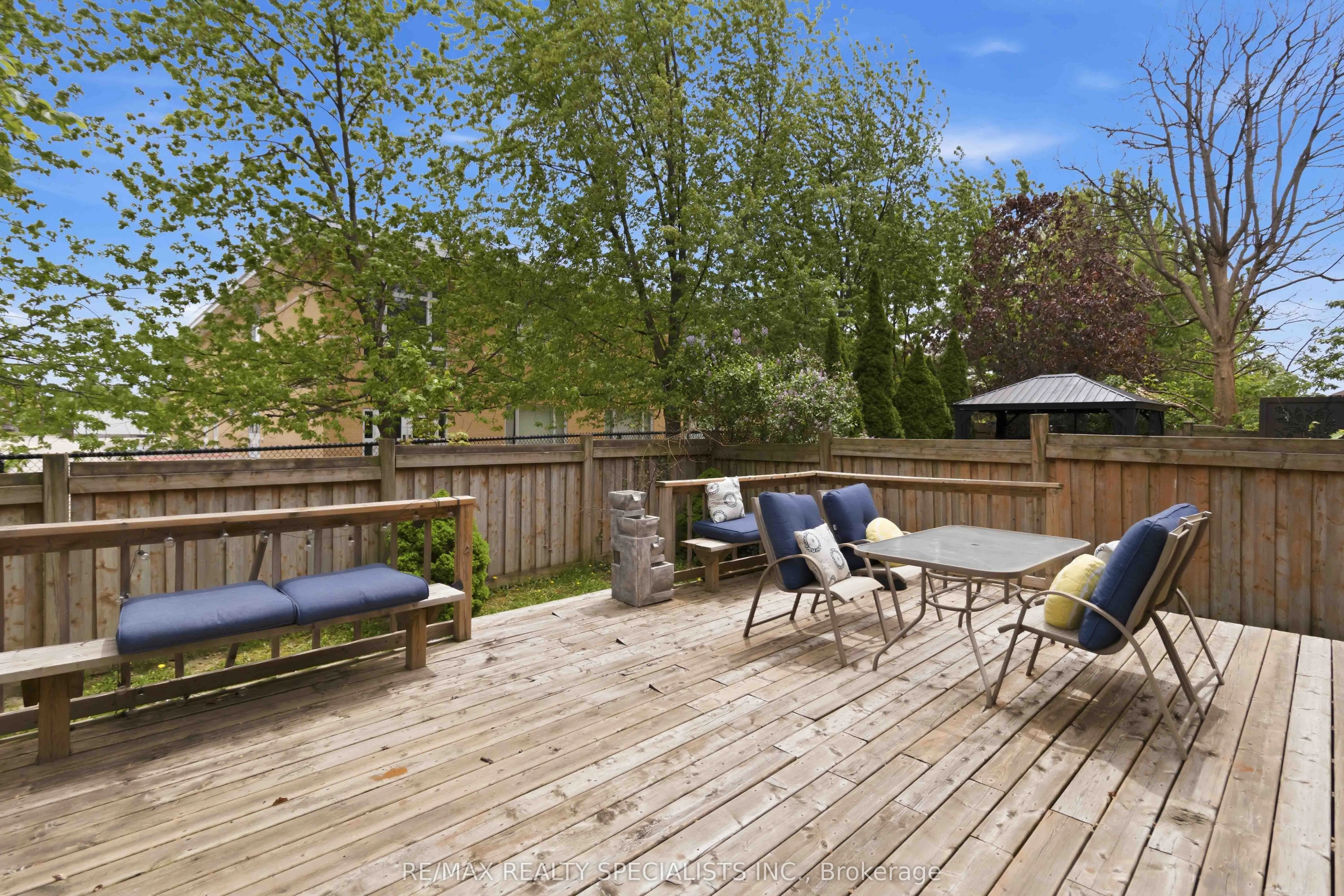 3850 Forest Bluff Crescent