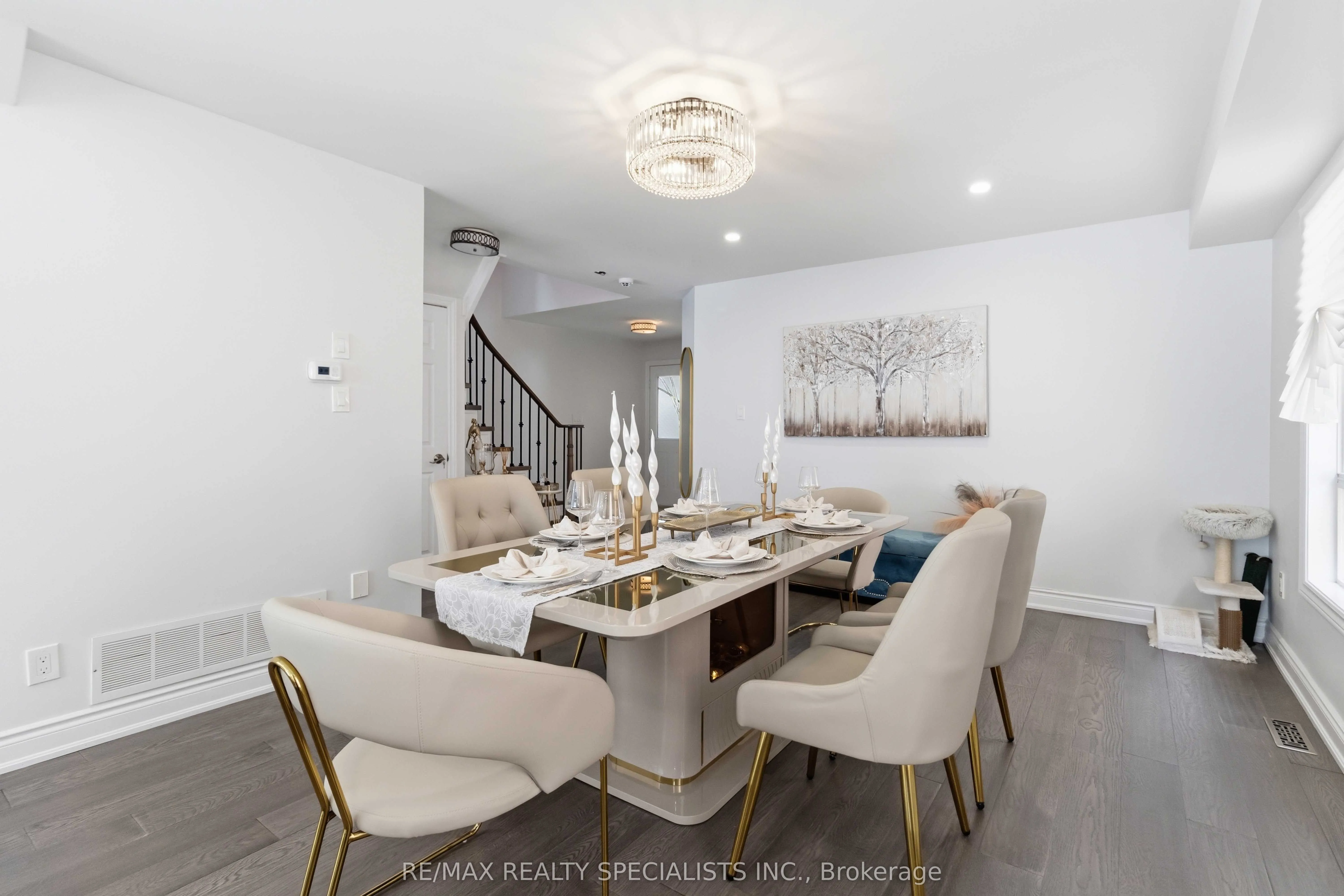 3850 Forest Bluff Crescent