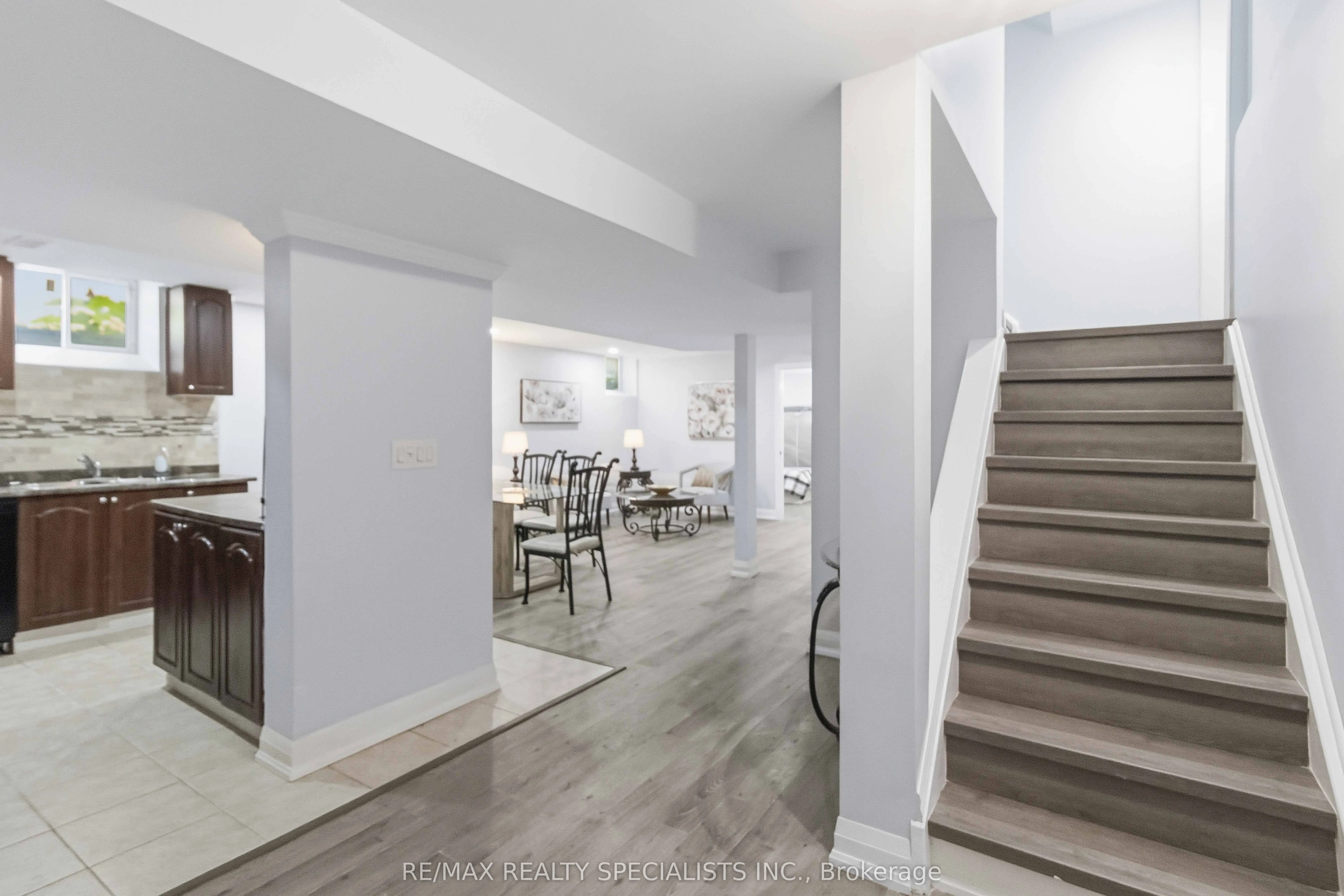 3850 Forest Bluff Crescent