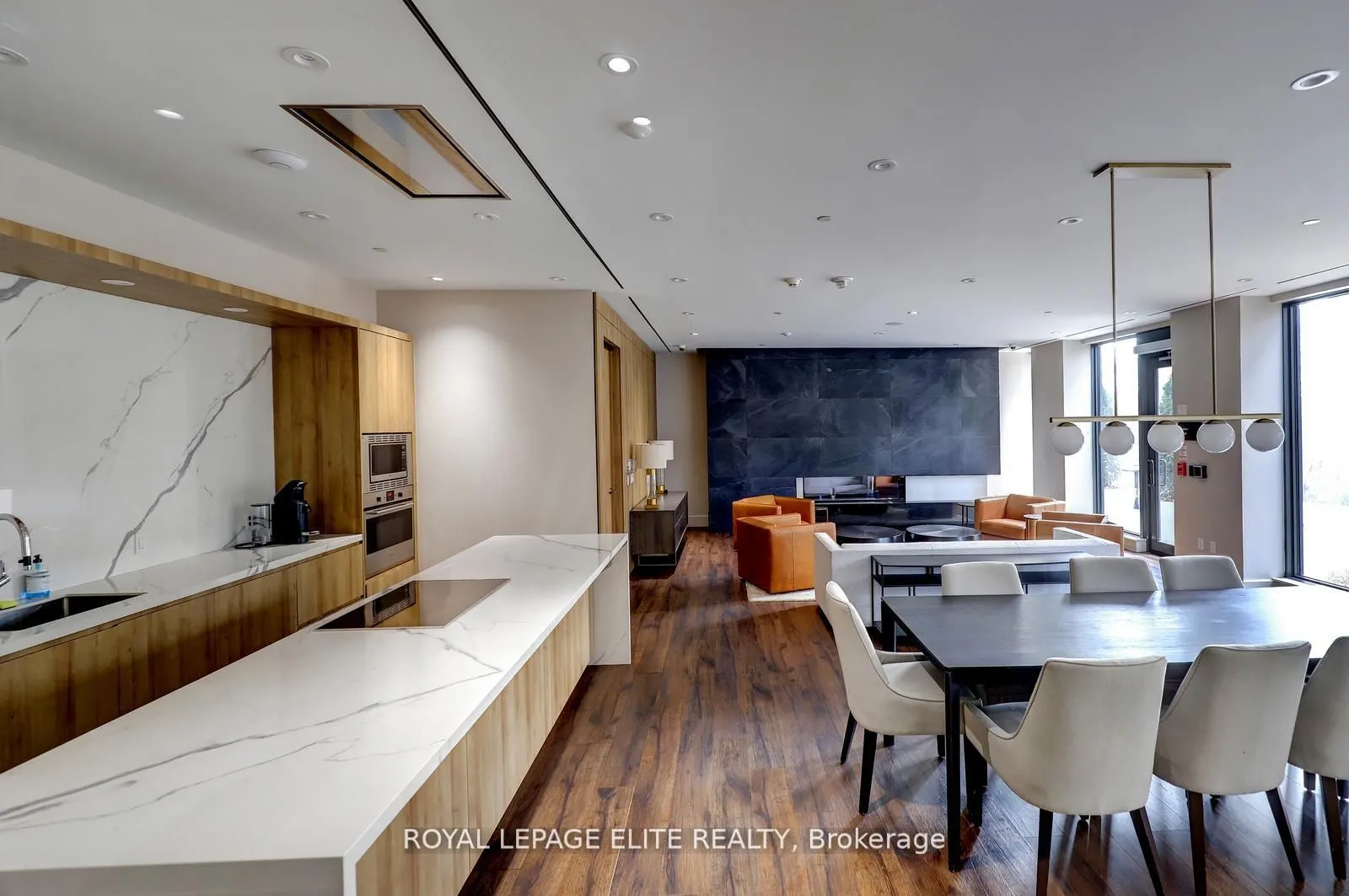 21 Park Street E #318
