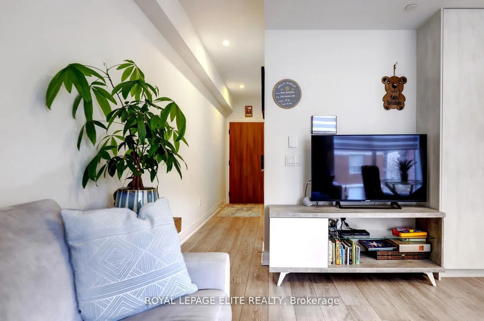 21 Park Street E #318