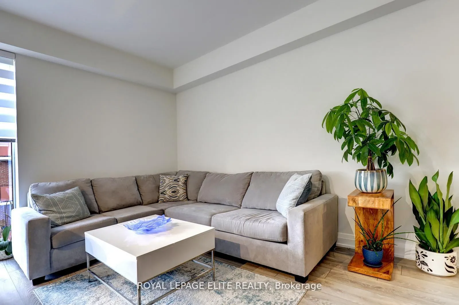 21 Park Street E #318