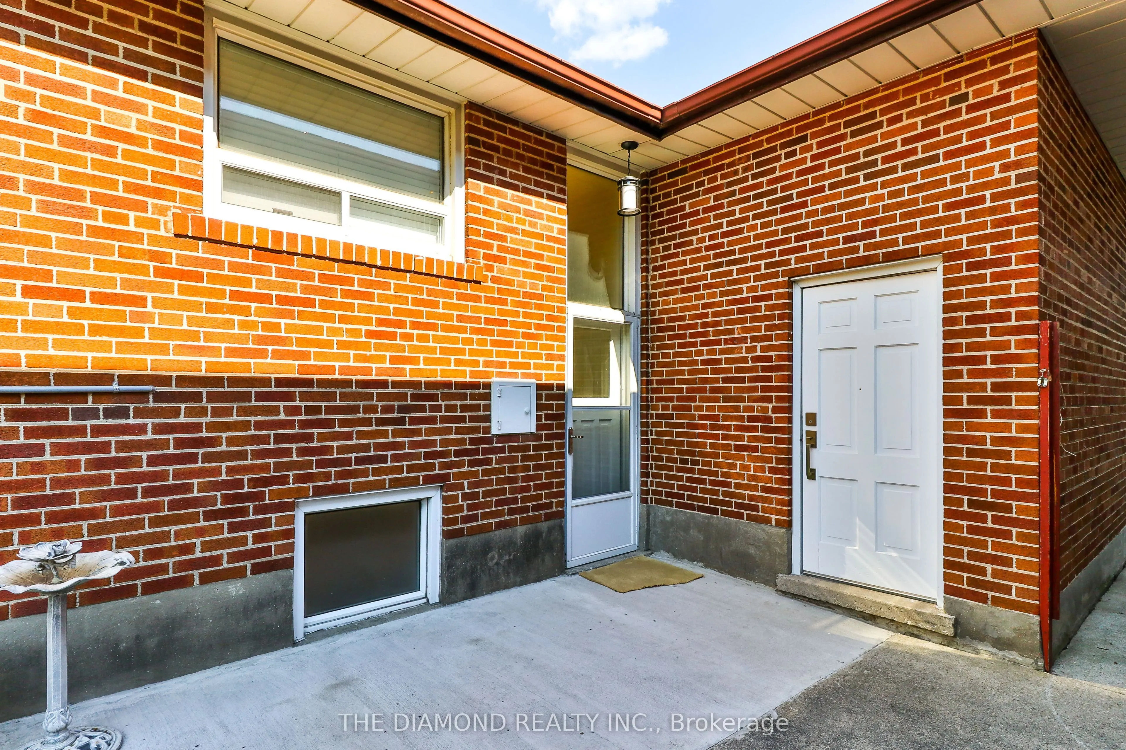 100 Summitcrest Drive