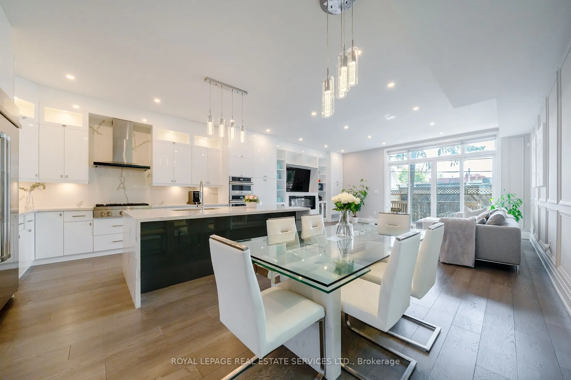 25A Tecumseth Avenue