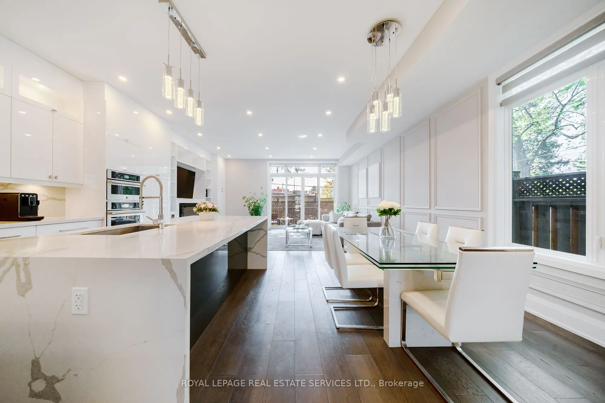 25A Tecumseth Avenue