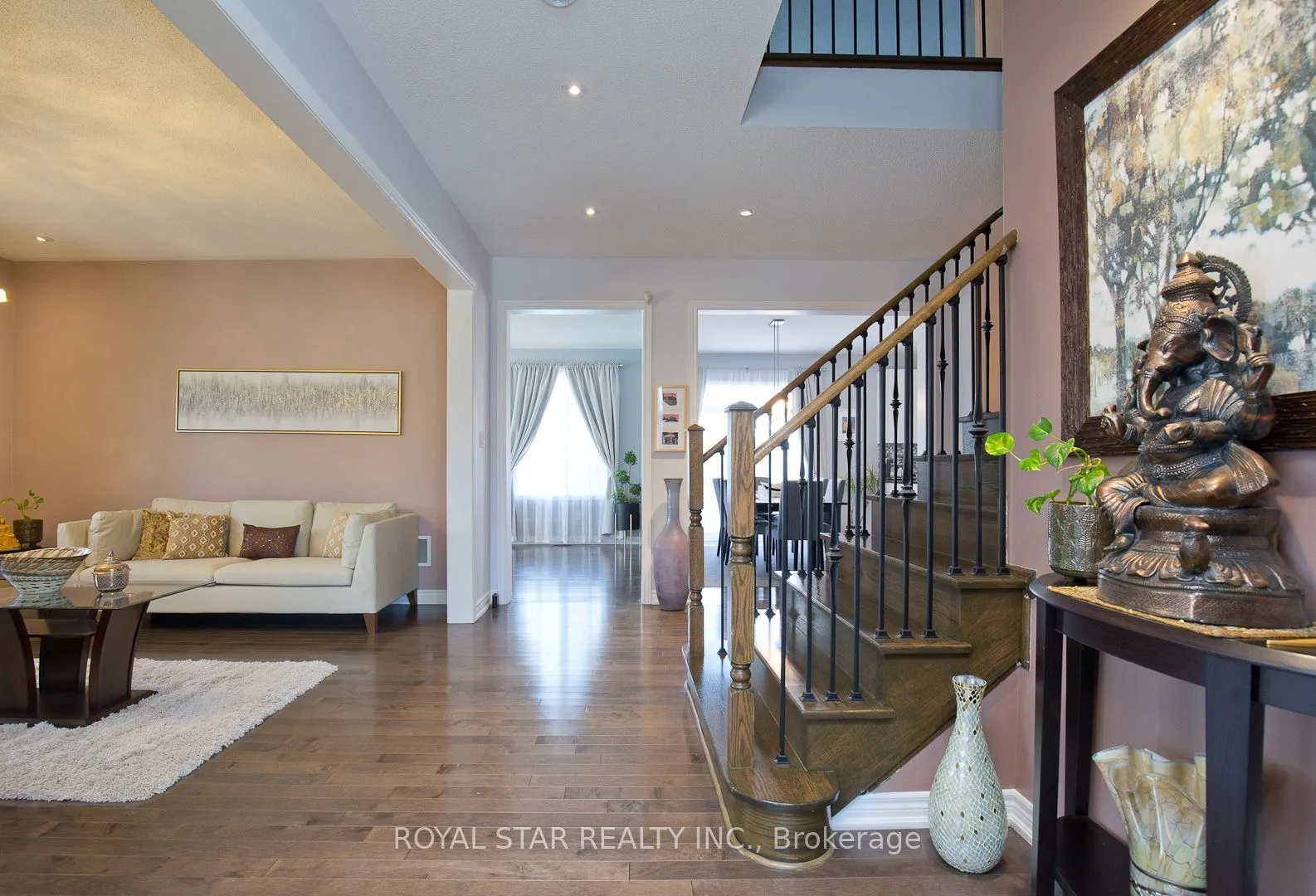 4 Berkwood Hollow
