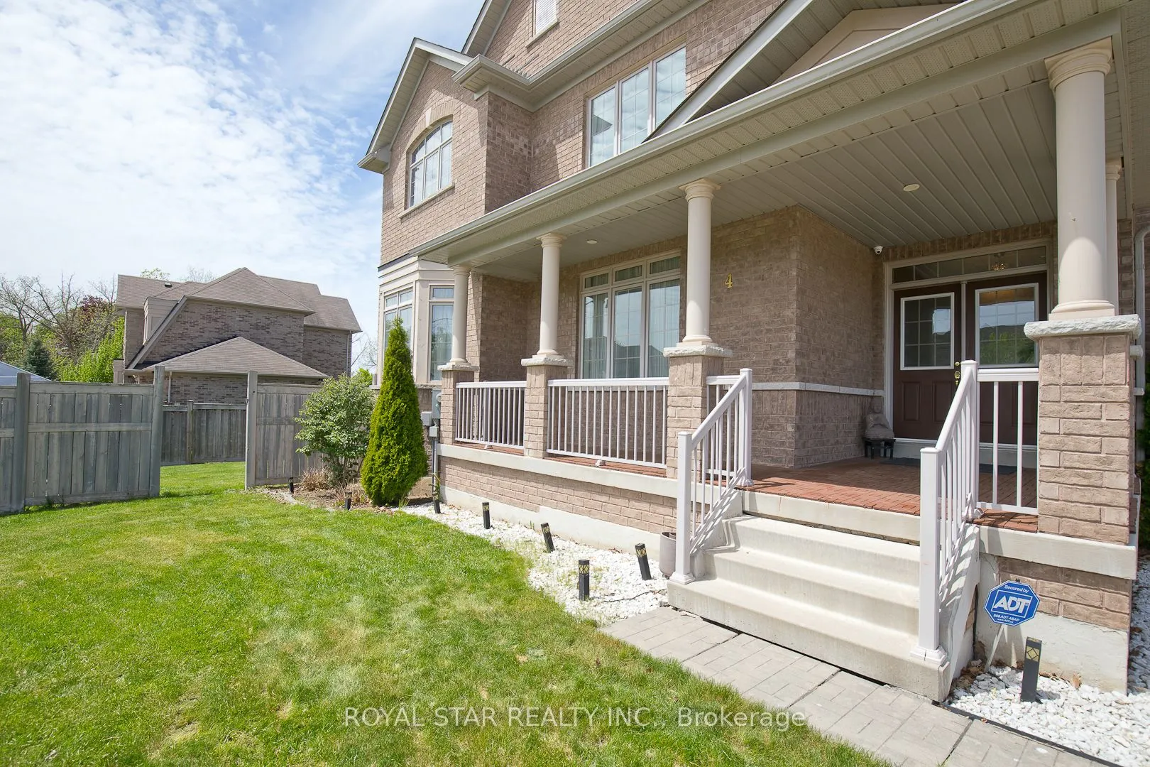4 Berkwood Hollow