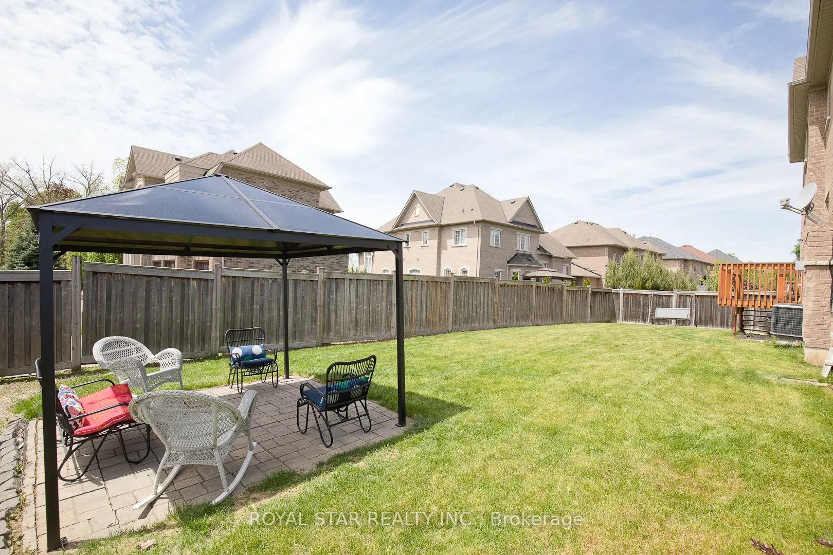 4 Berkwood Hollow