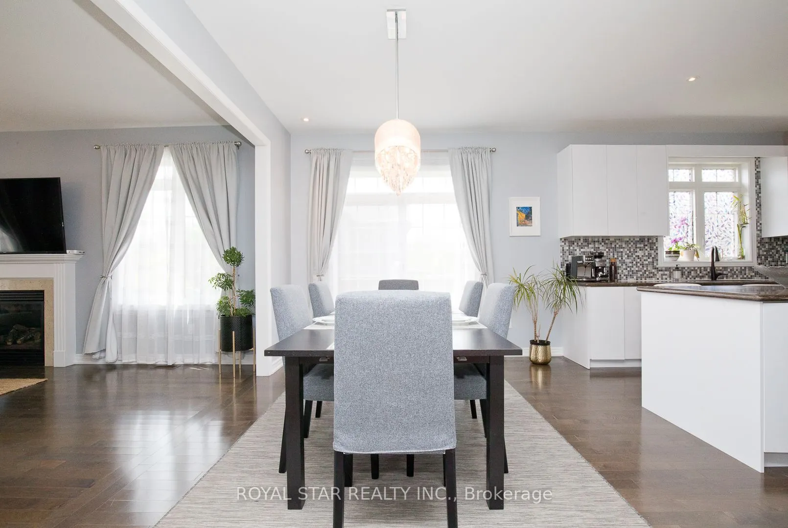 4 Berkwood Hollow
