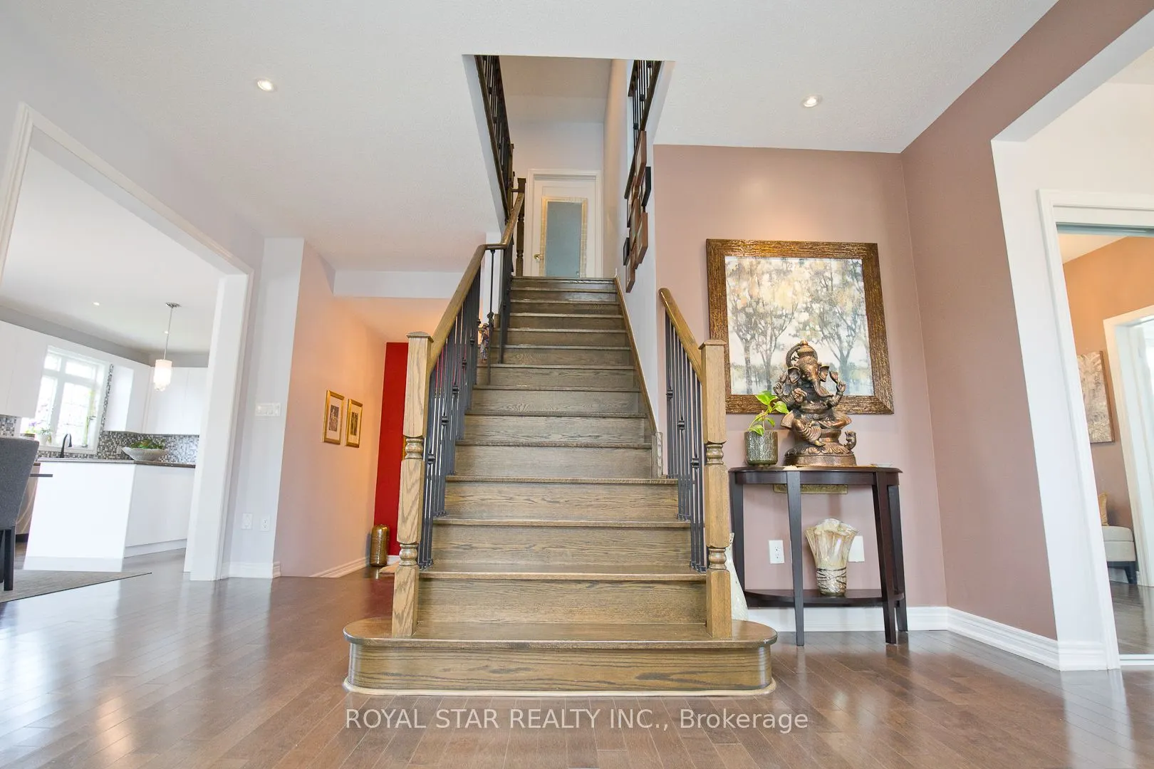 4 Berkwood Hollow