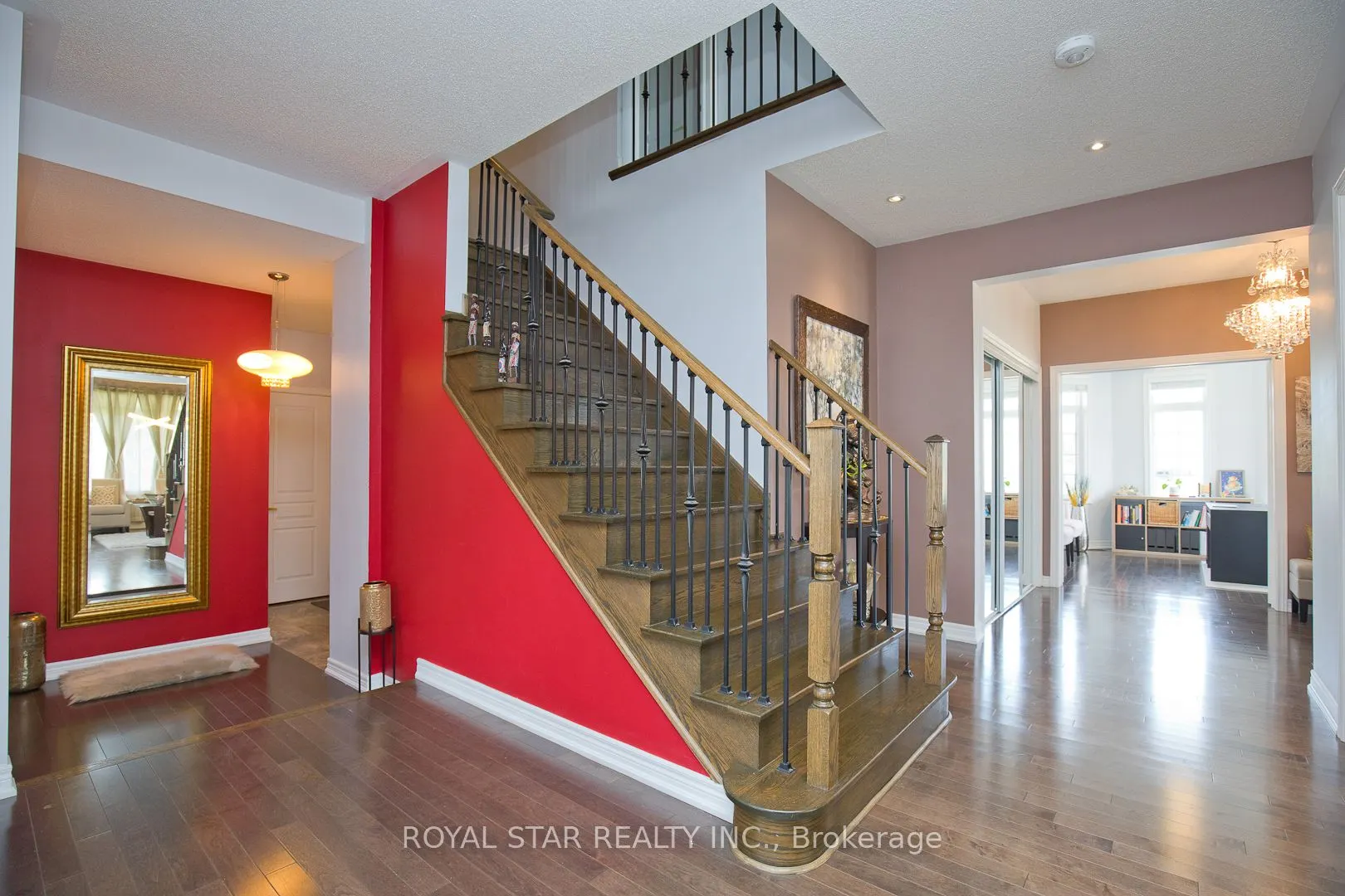 4 Berkwood Hollow