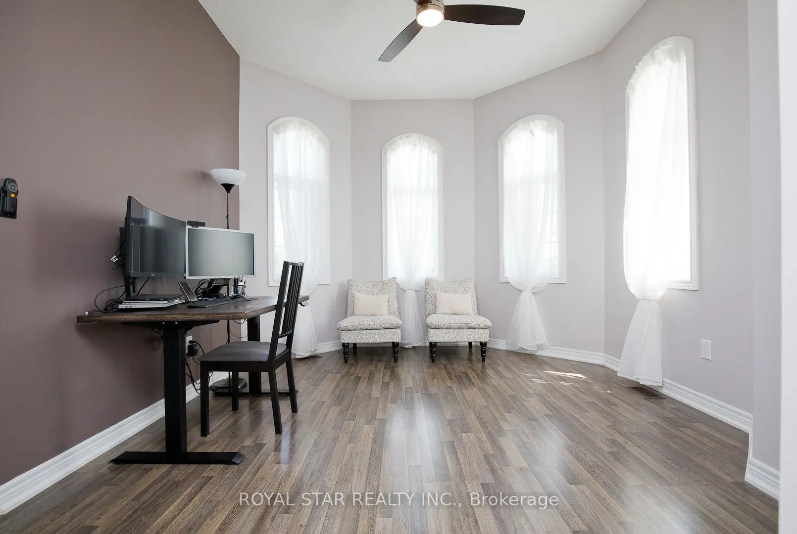 4 Berkwood Hollow