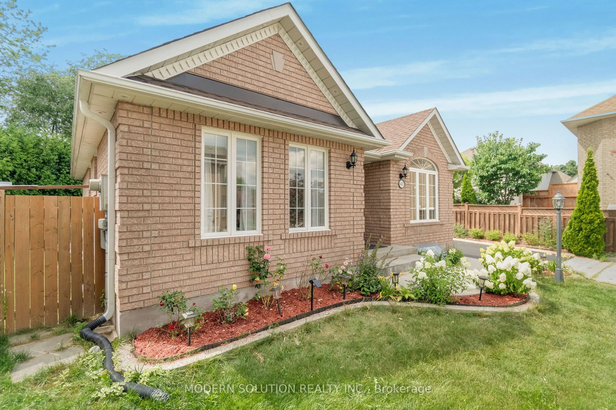 6431 Tenth Line W