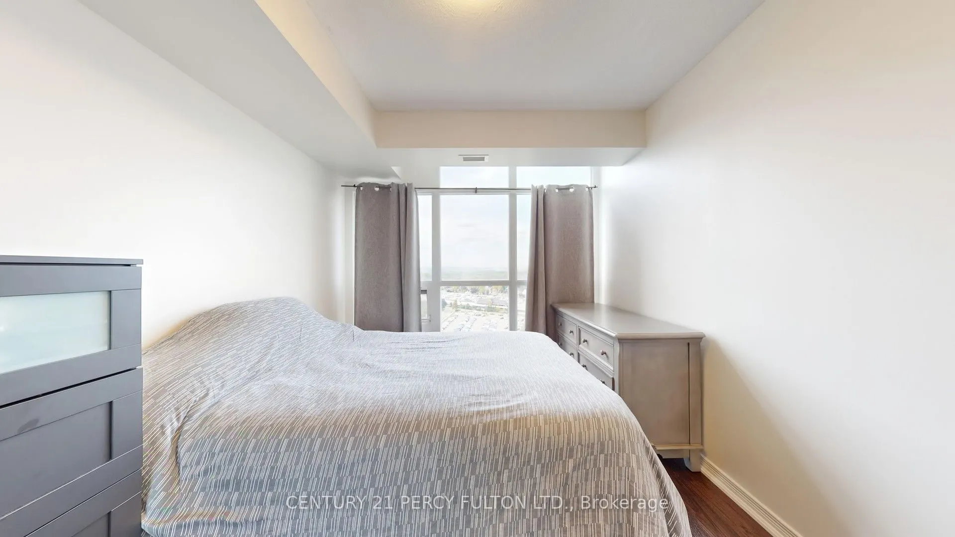 9 George Street N #1612