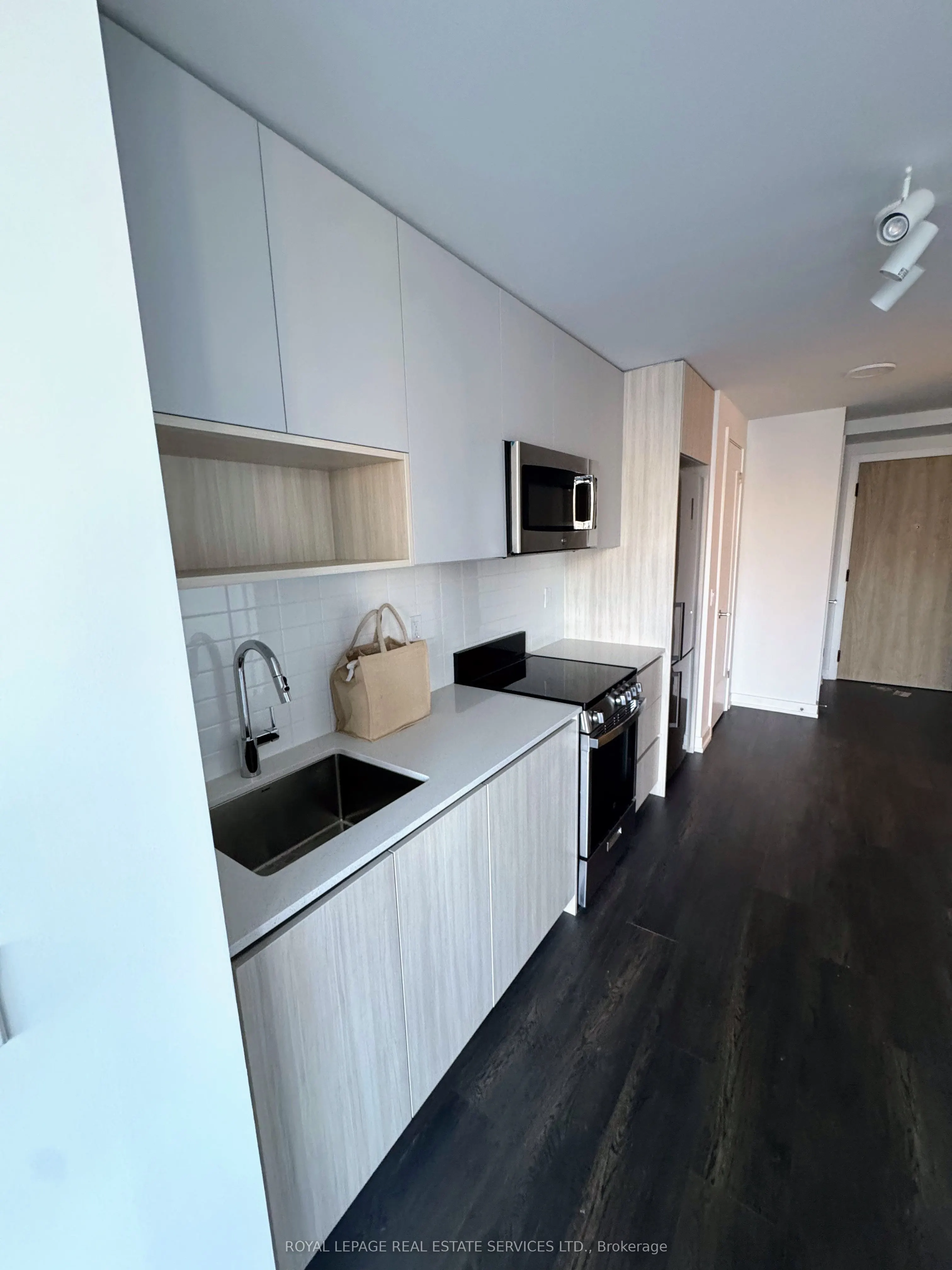 801 The Queensway #105