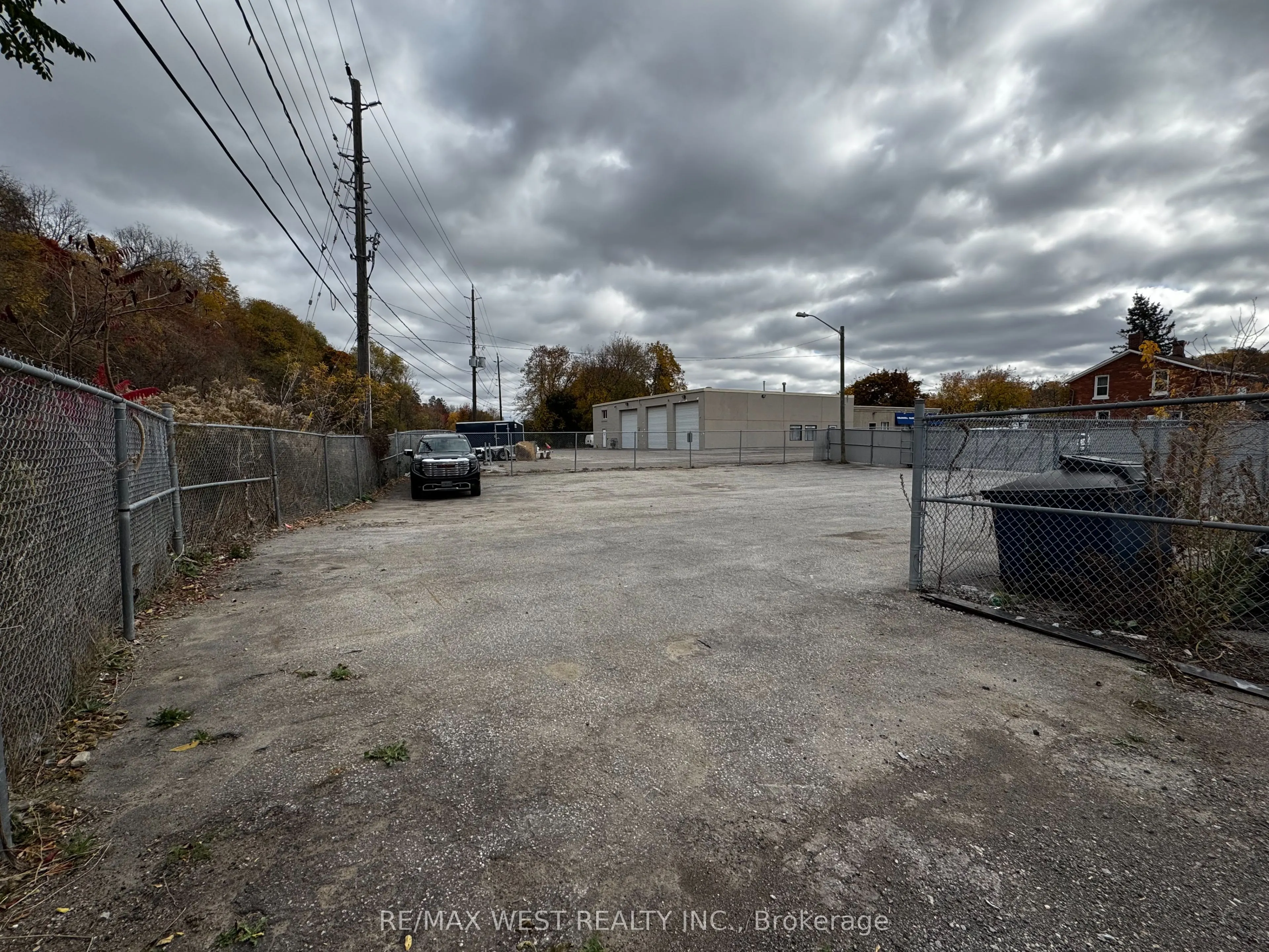 15 Mill Street N