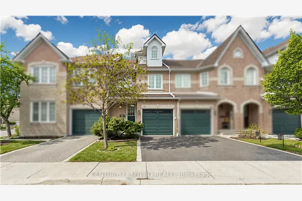 Condo Townhome in Hurontario