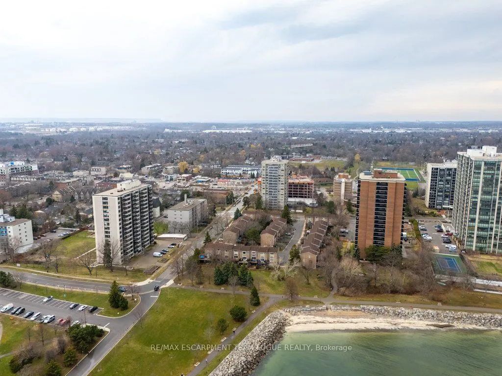 2263 Marine Drive #301