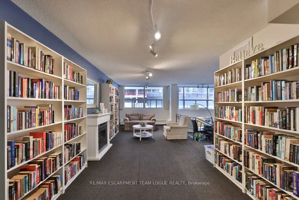2263 Marine Drive #301