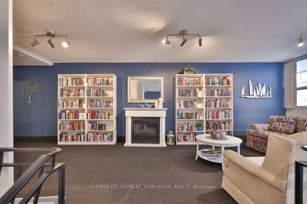 2263 Marine Drive #301