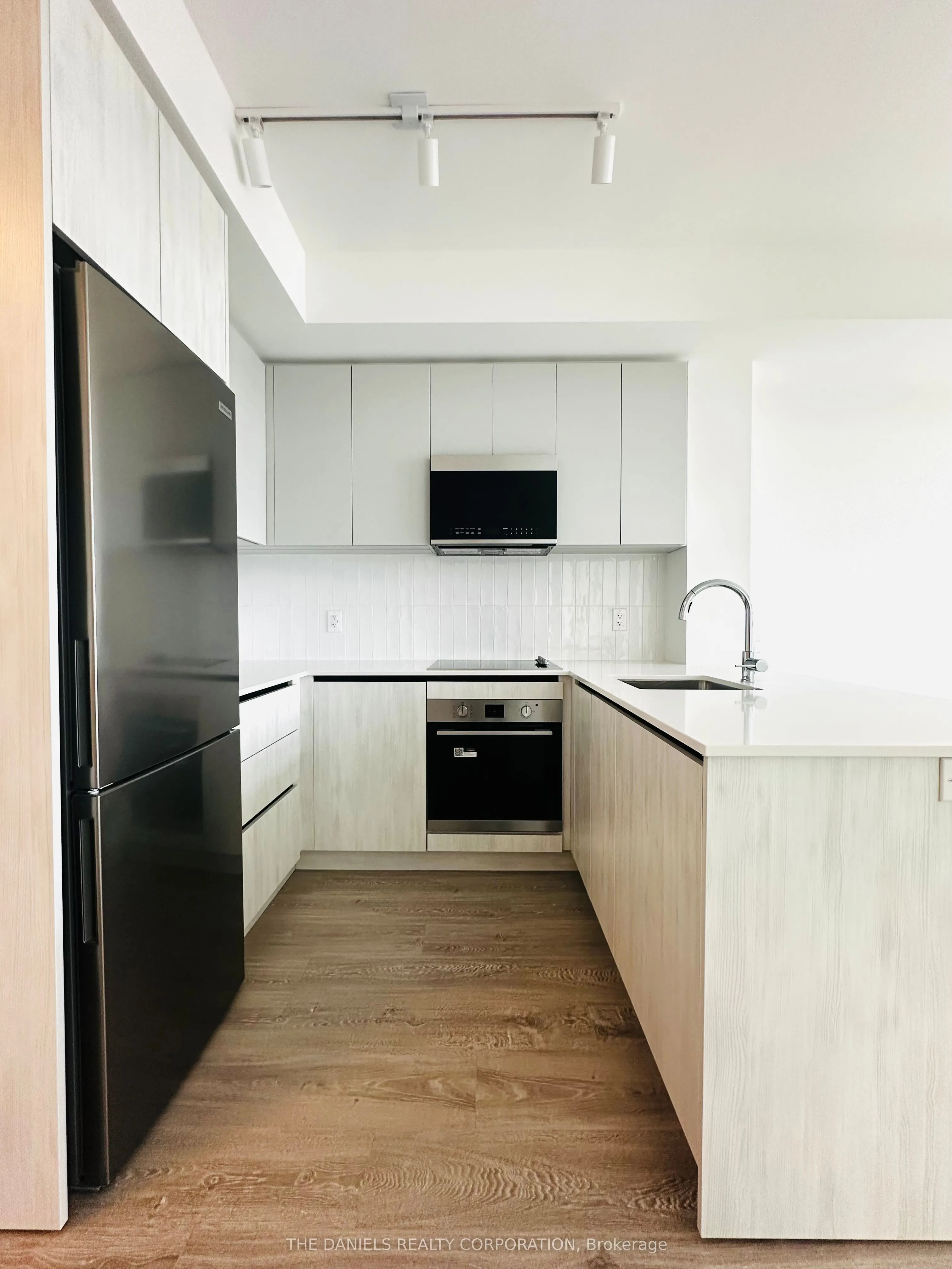 2485 Eglinton Avenue W #1013