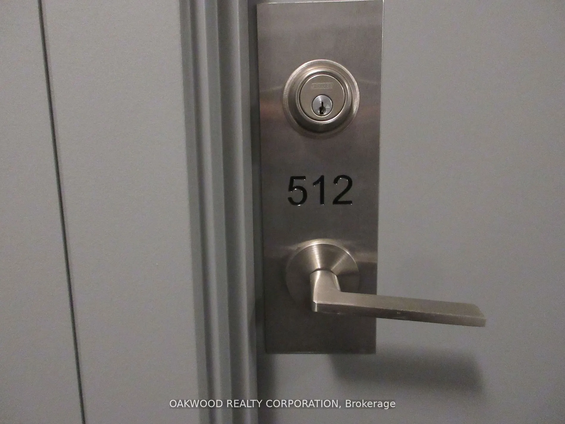 859 THE QUEENSWAY #512
