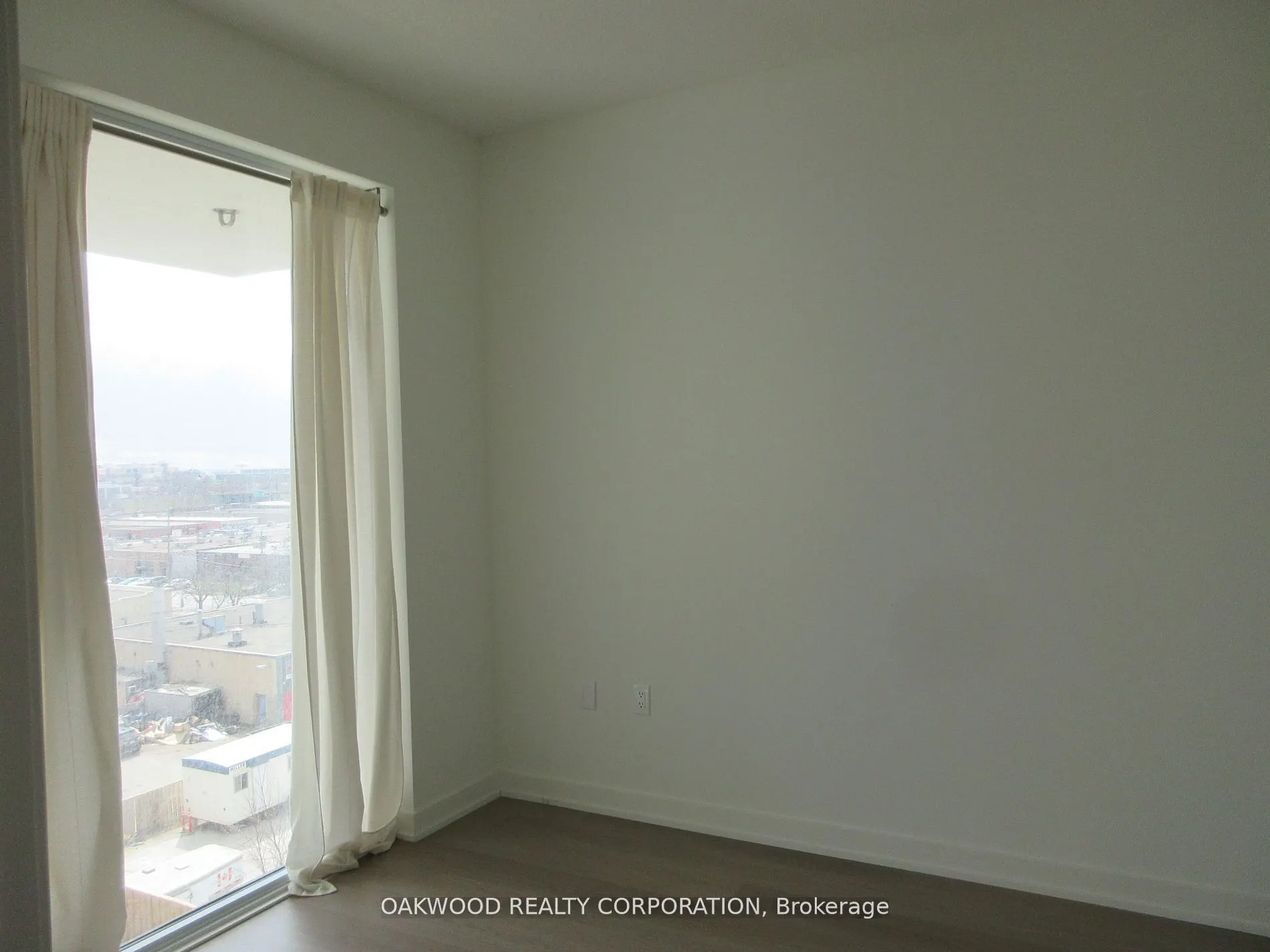 859 THE QUEENSWAY #512