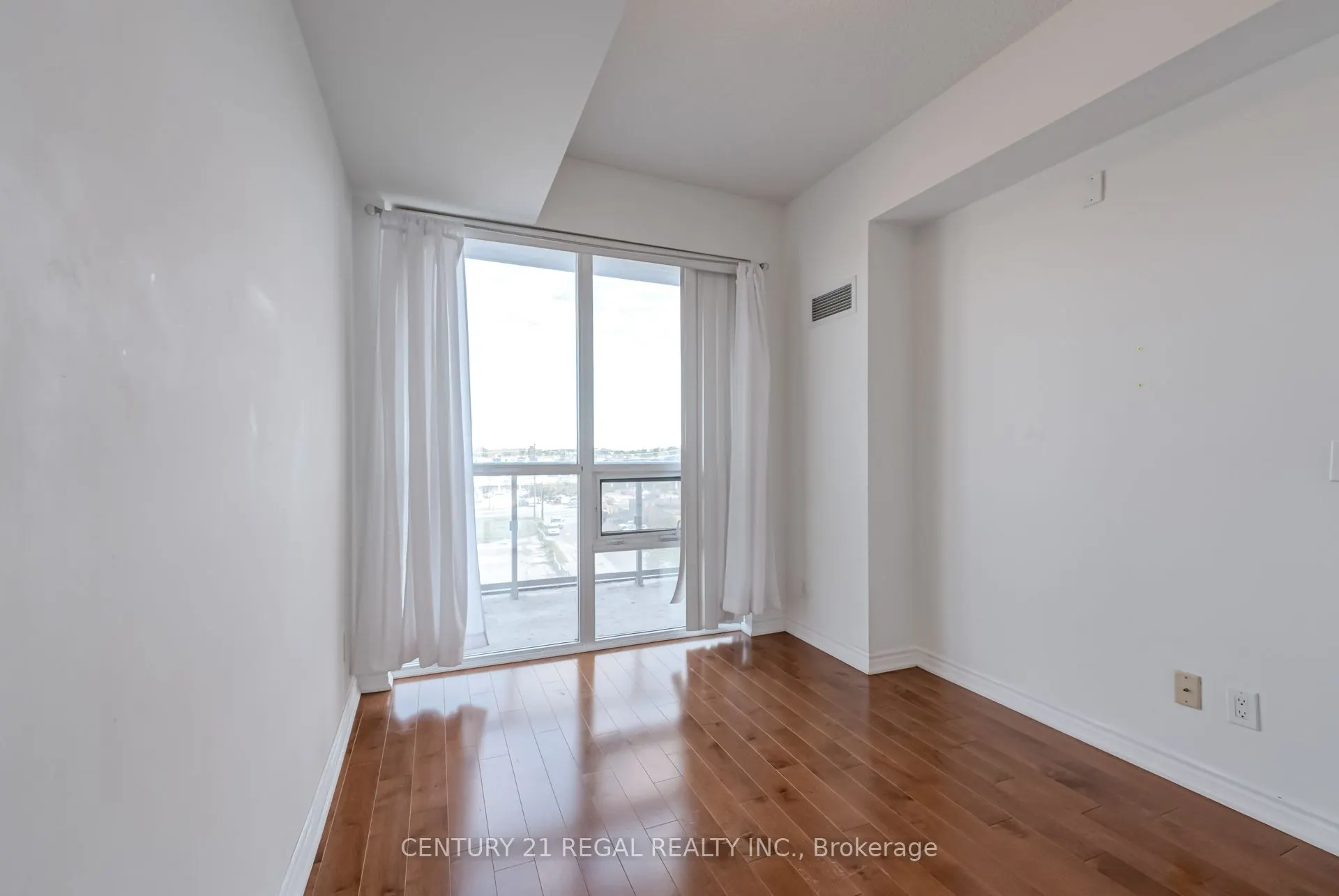 15 James Finlay Way #710