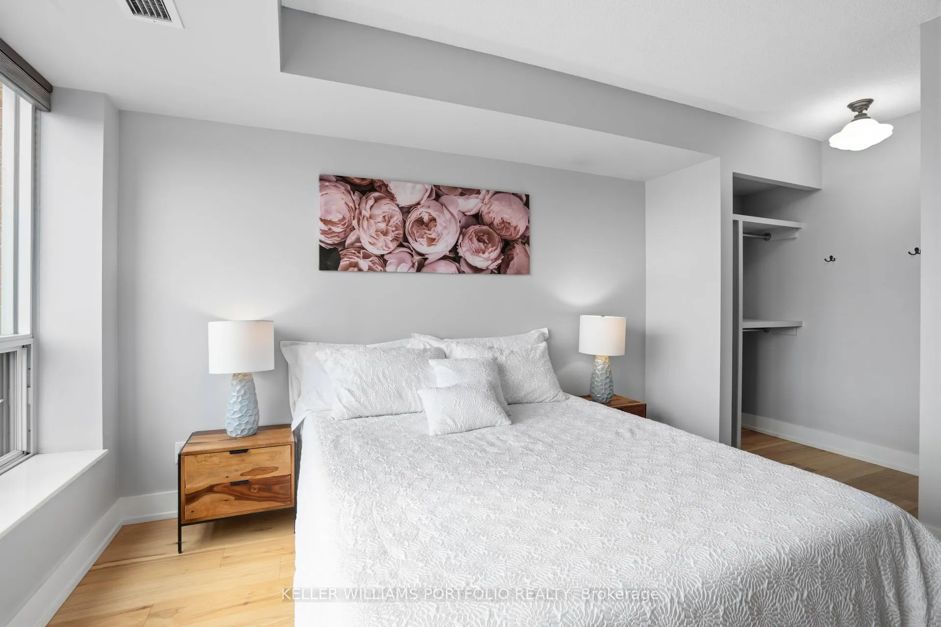 190 Manitoba Street #802