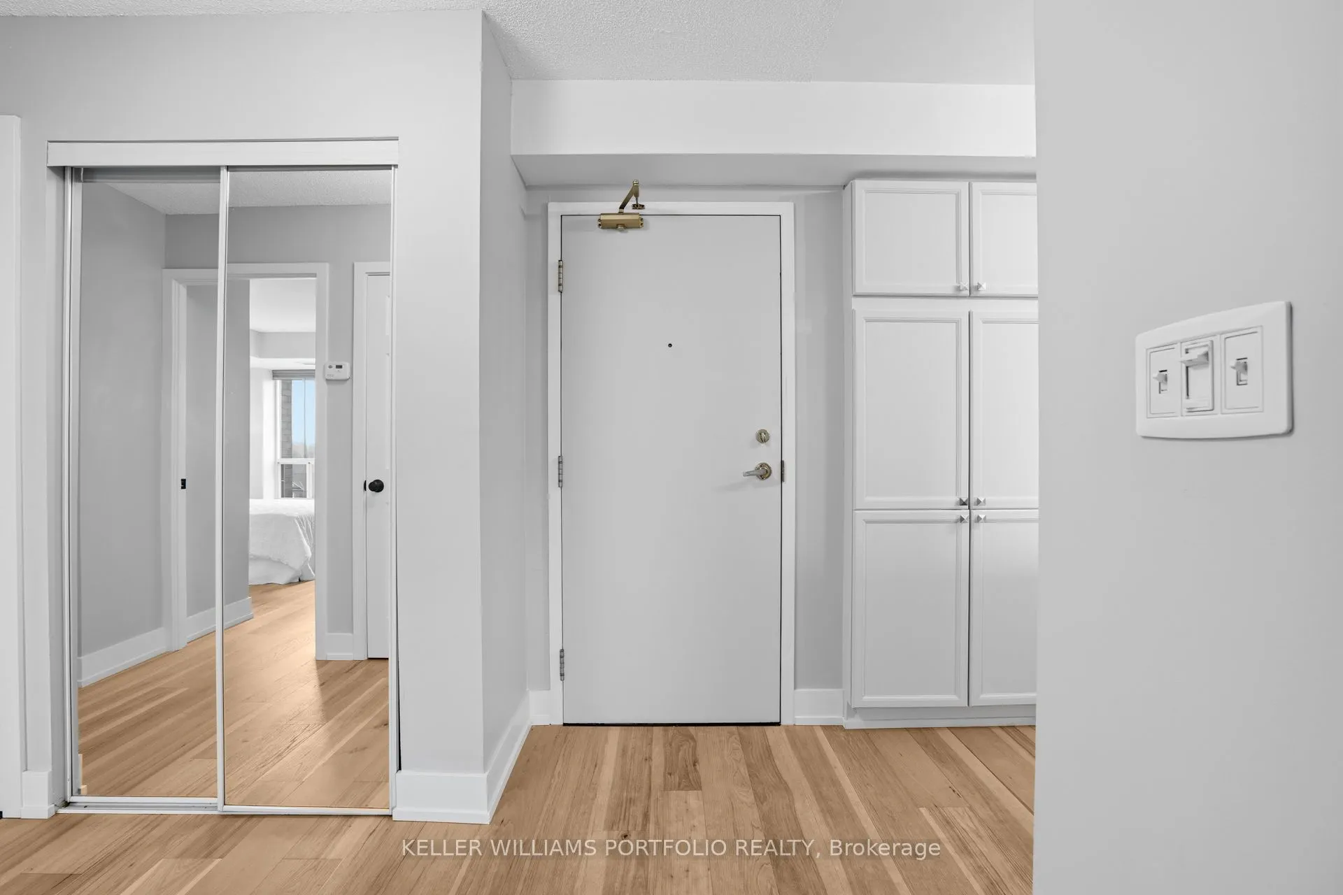 190 Manitoba Street #802