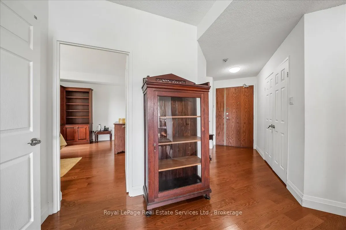 2511 Lakeshore Road W #405