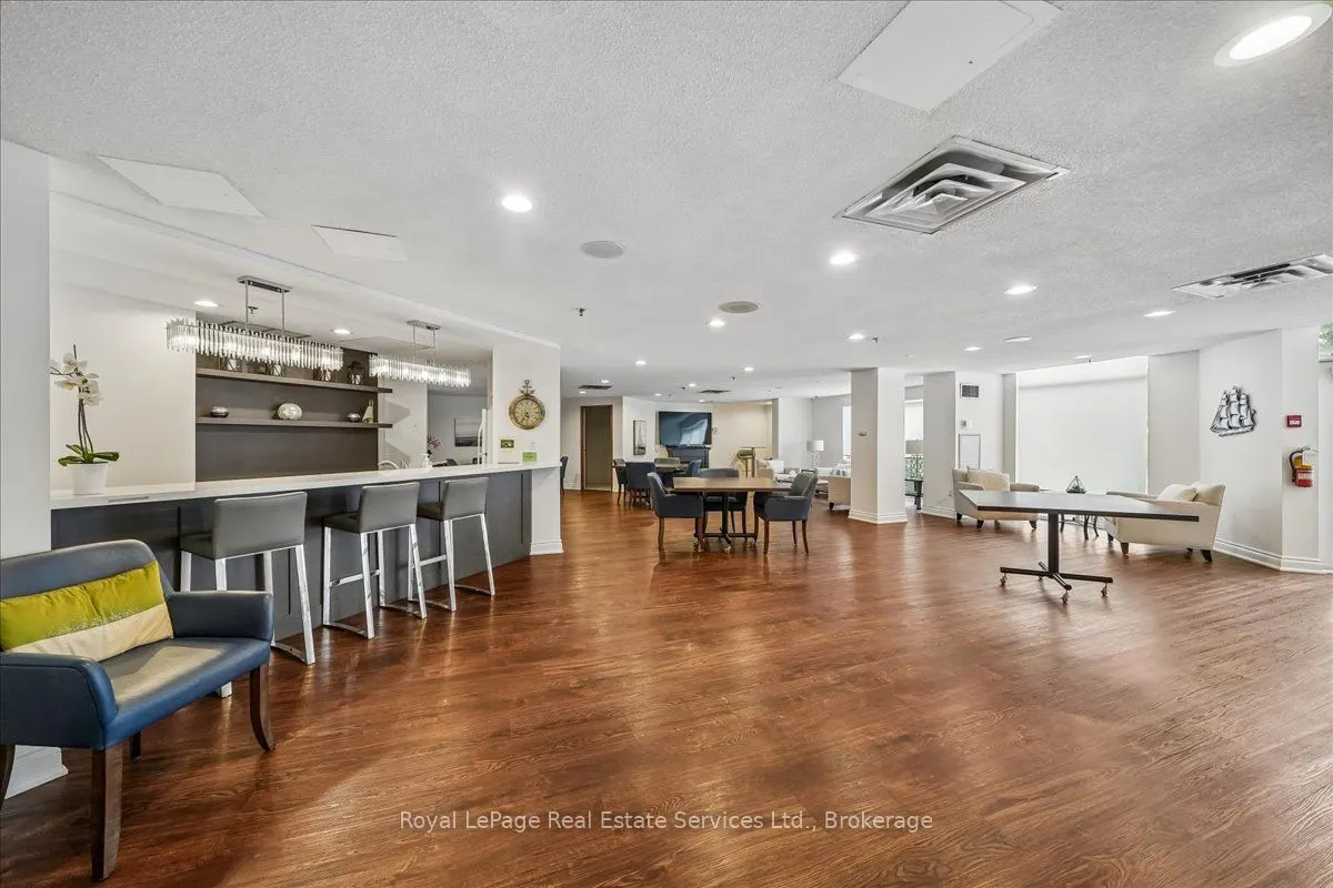 2511 Lakeshore Road W #405