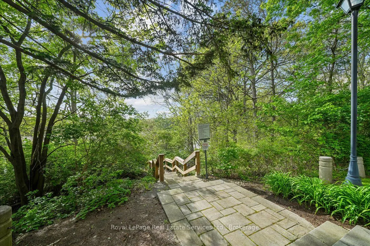 2511 Lakeshore Road W #405