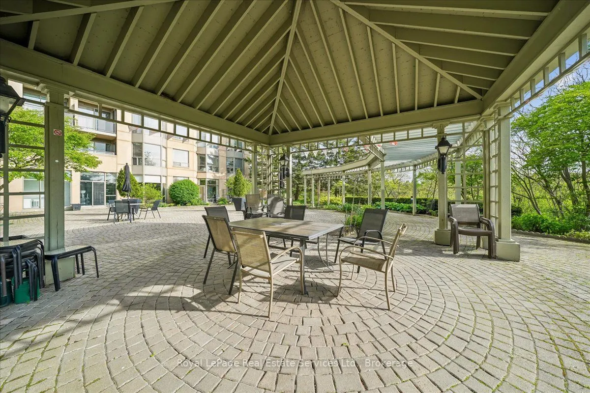 2511 Lakeshore Road W #405