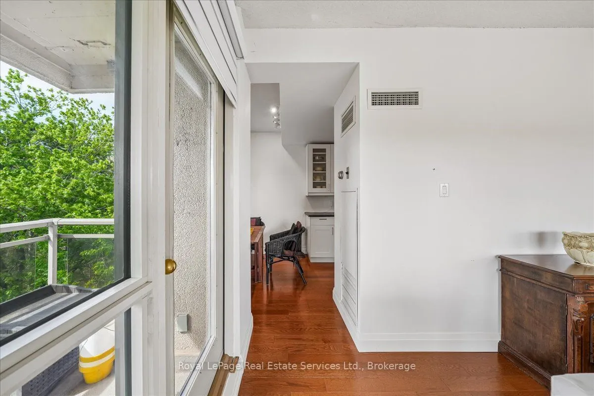 2511 Lakeshore Road W #405