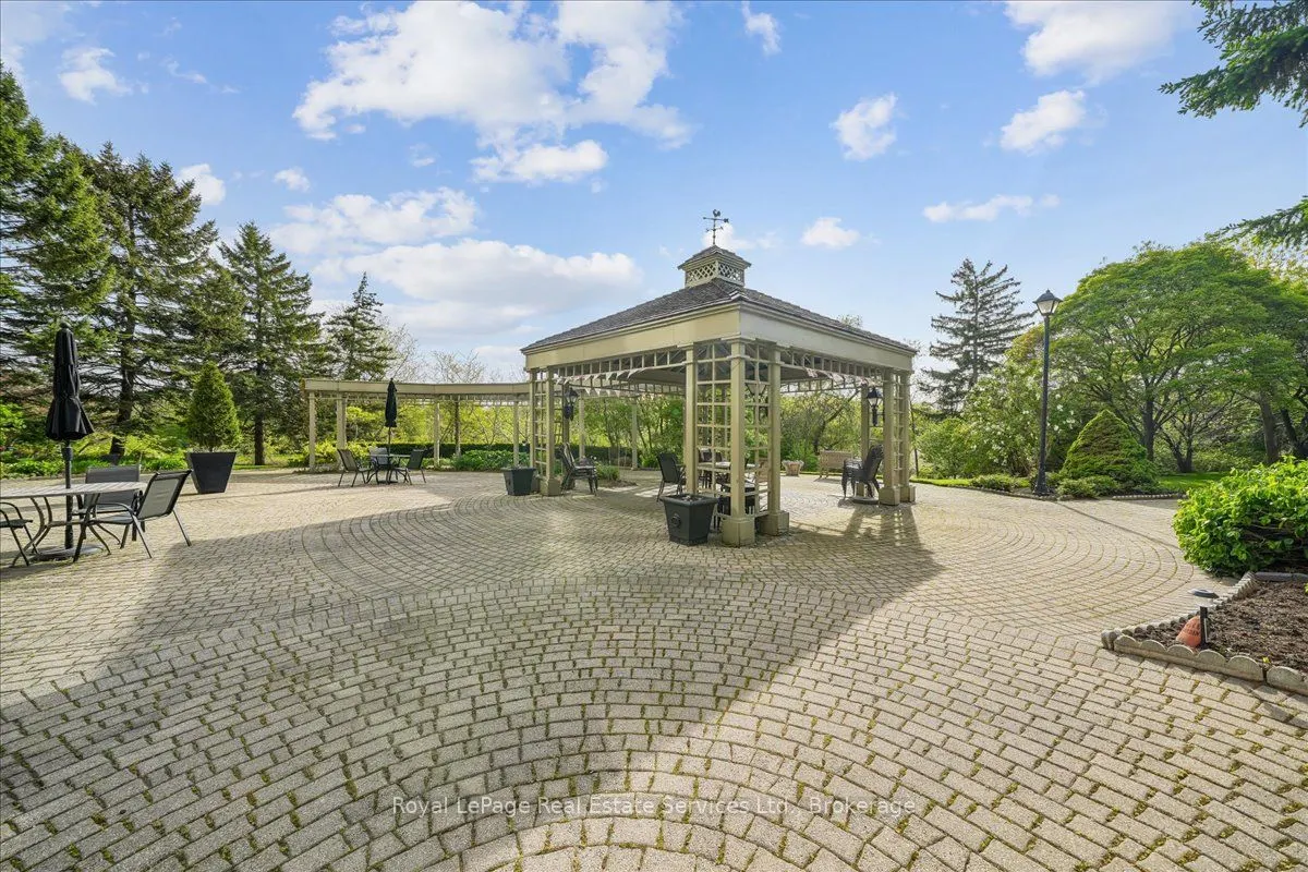2511 Lakeshore Road W #405