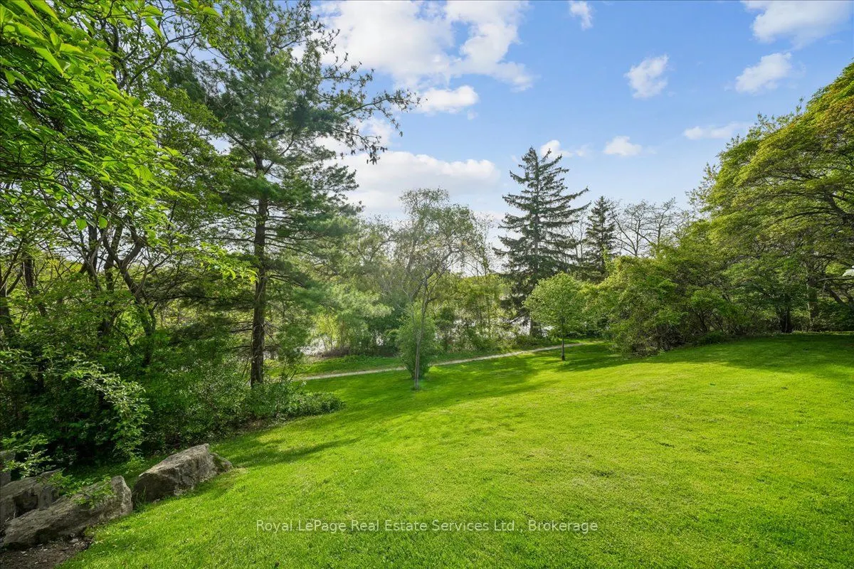 2511 Lakeshore Road W #405