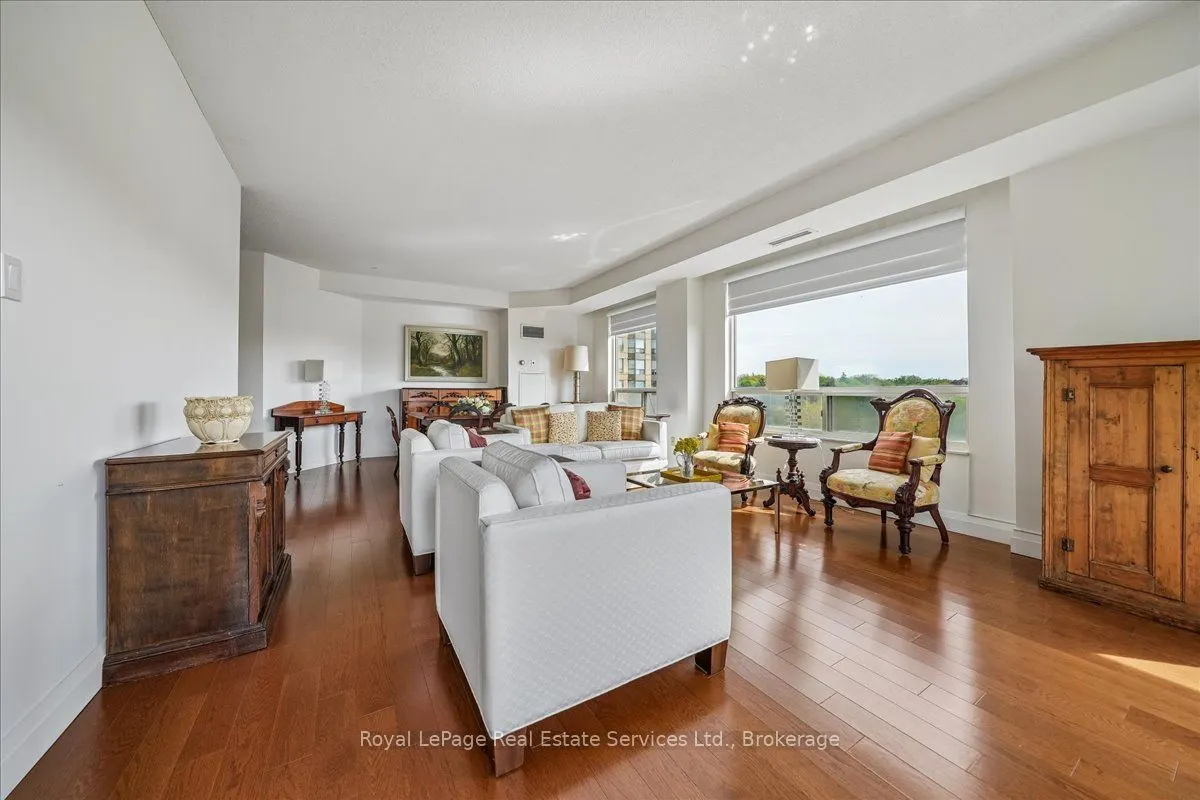 2511 Lakeshore Road W #405