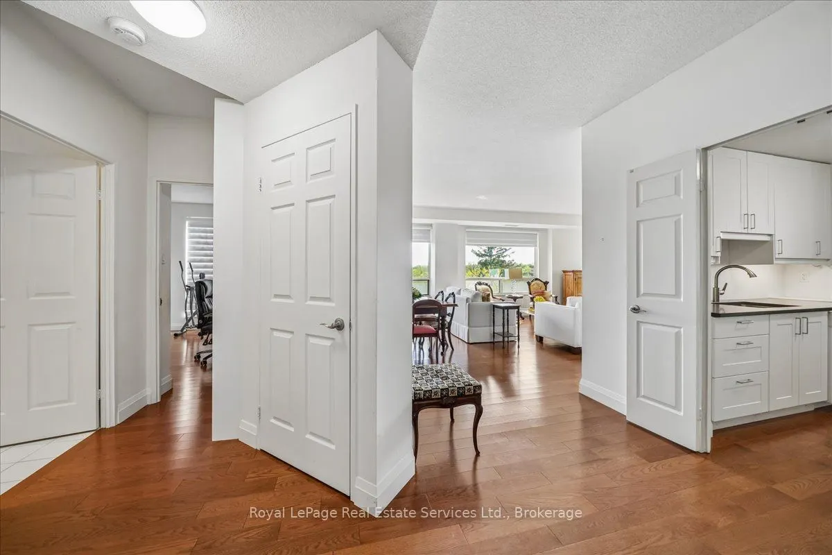 2511 Lakeshore Road W #405