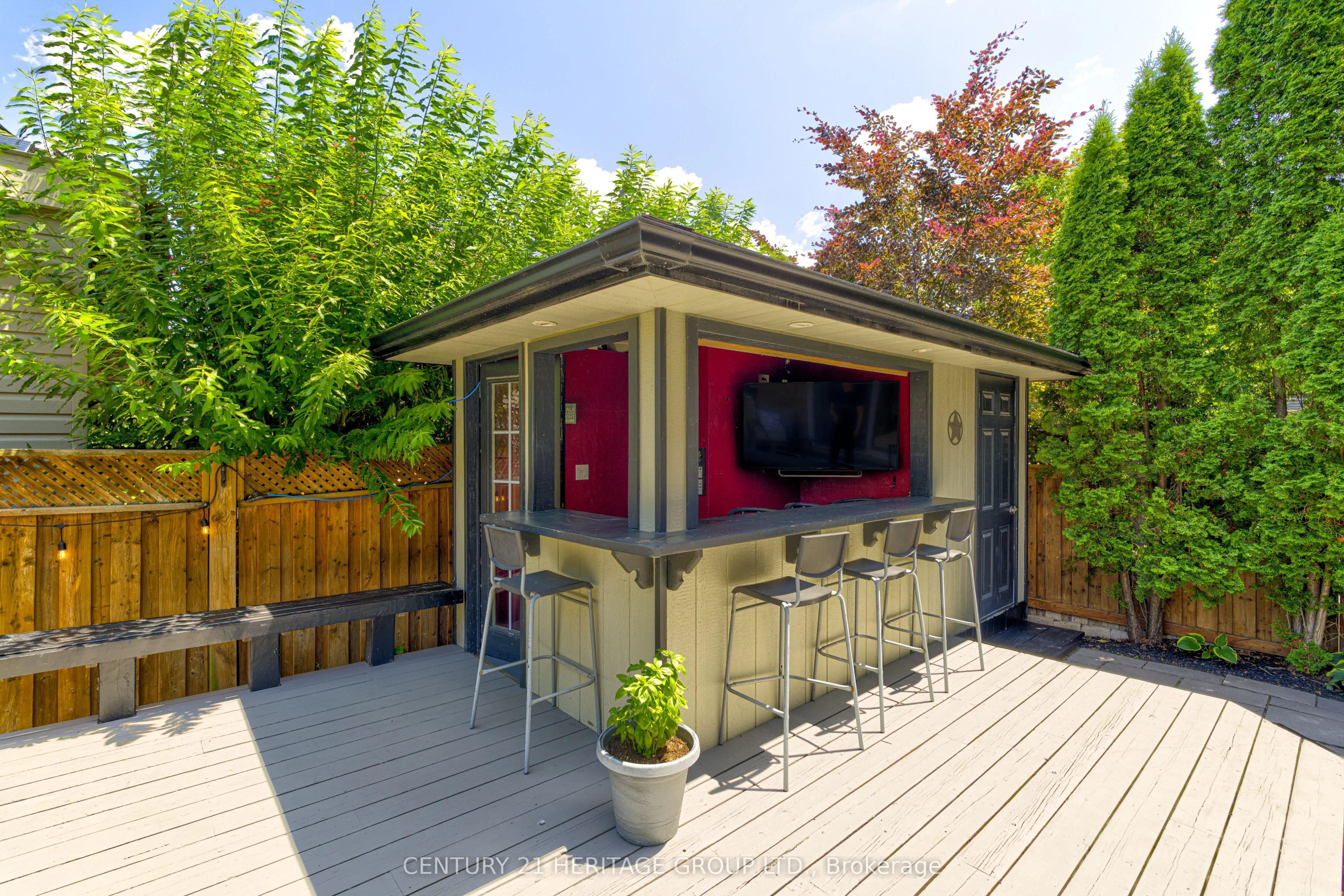 1406 Marshall Crescent