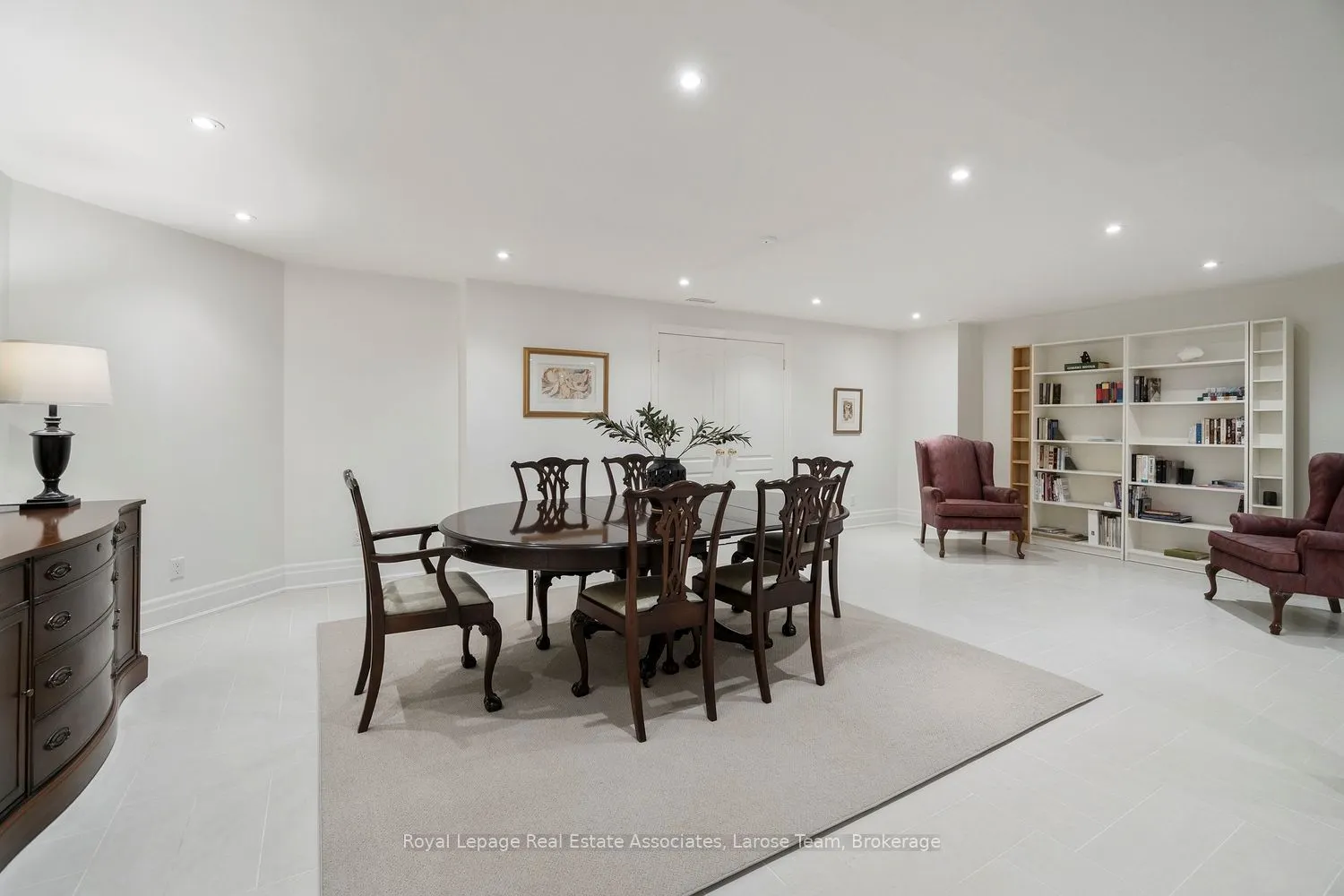 562 Gladwyne Court