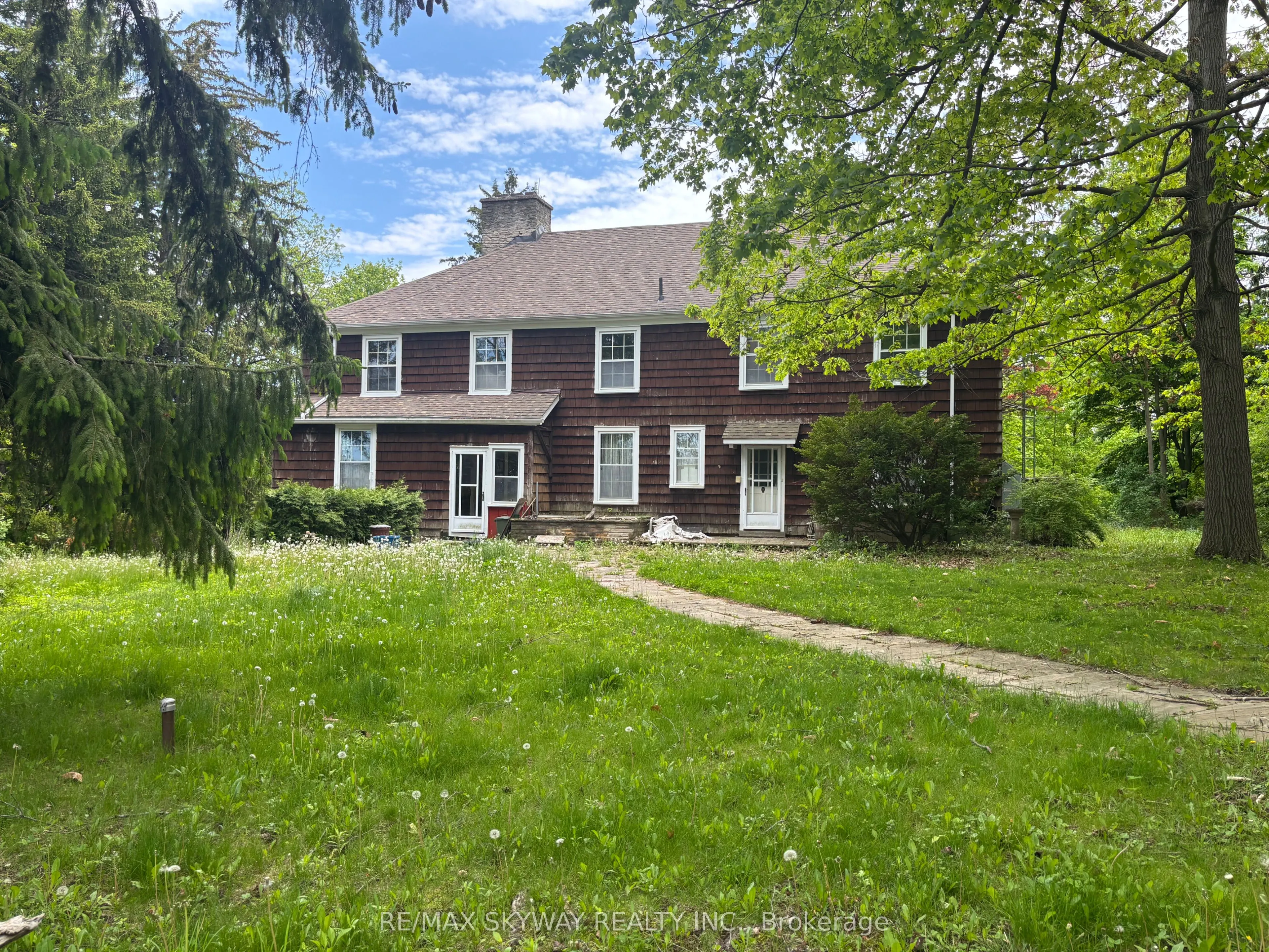 11489 17 Side Road