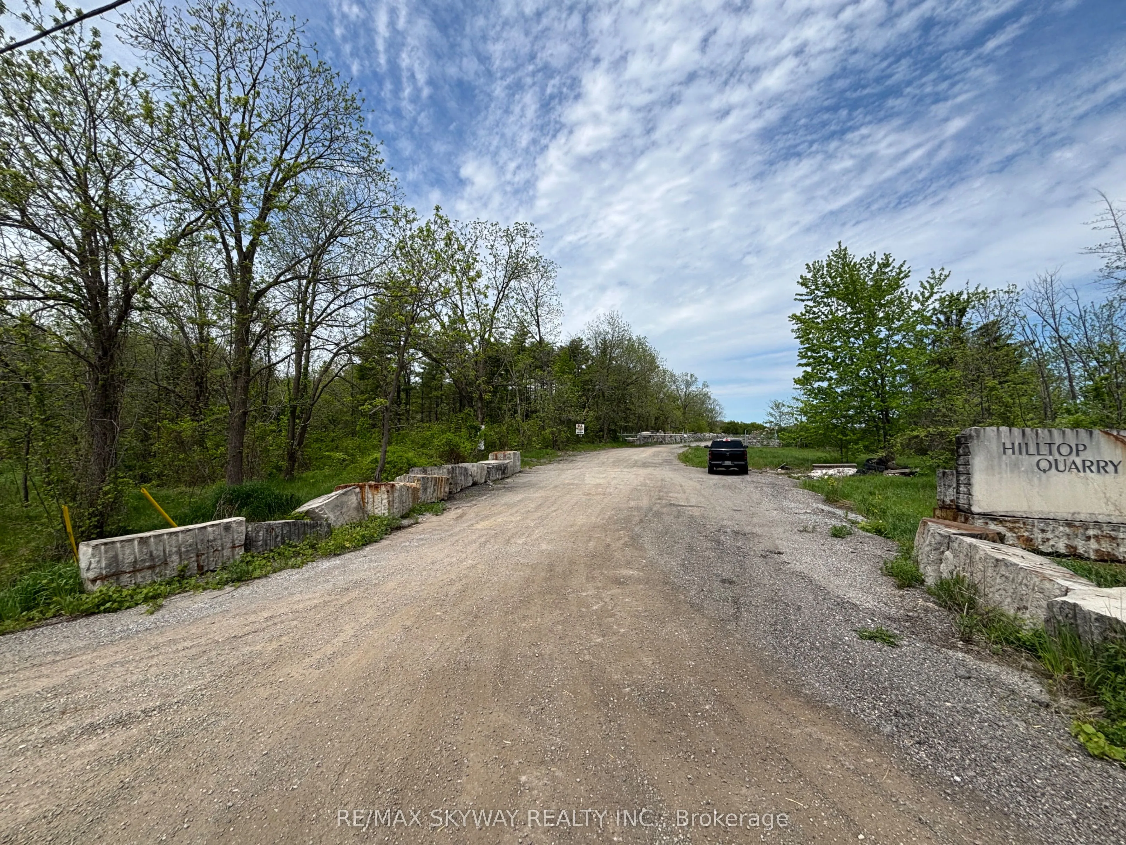 11489 17 Side Road
