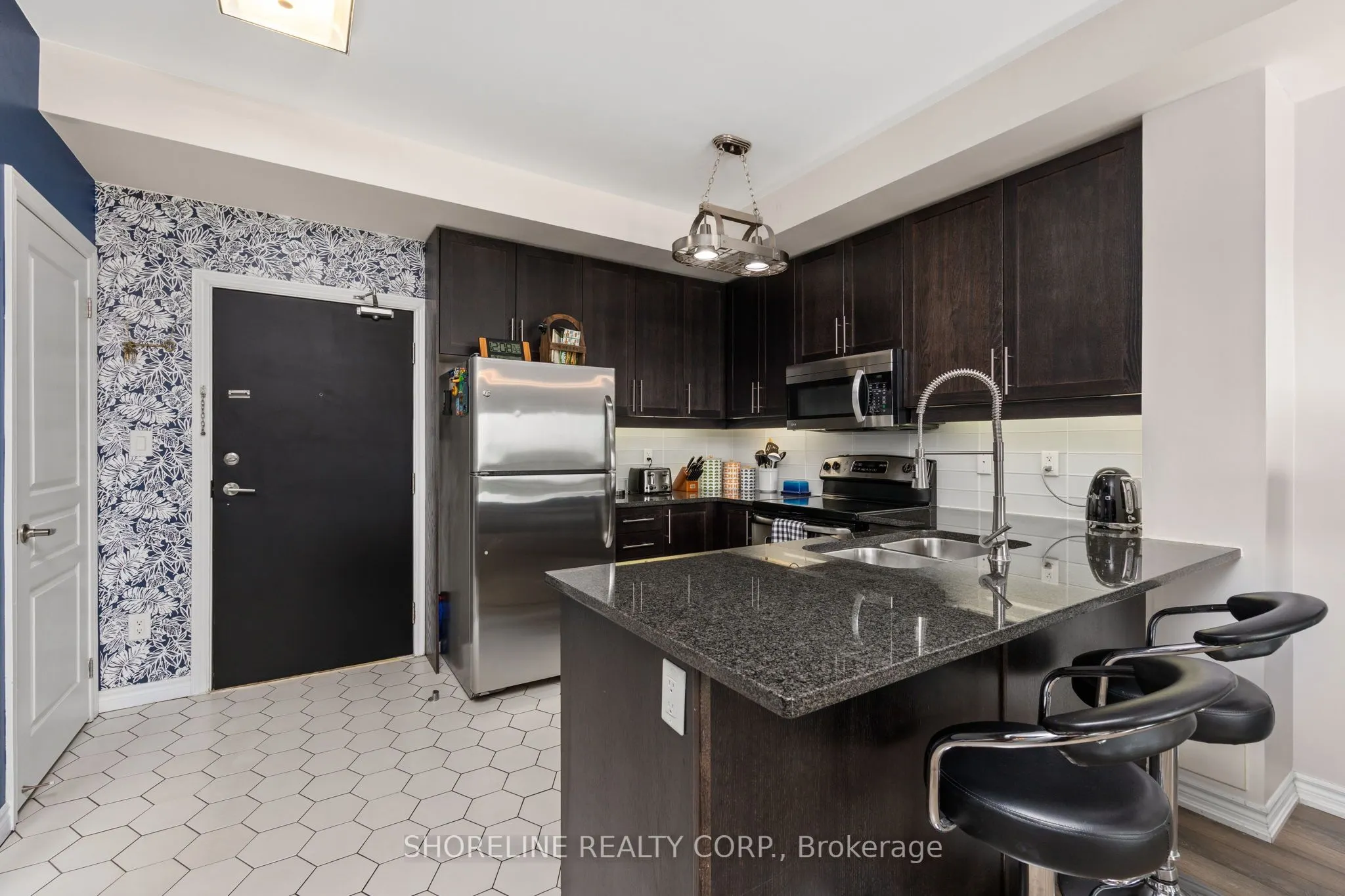 570 Lolita Gardens #401