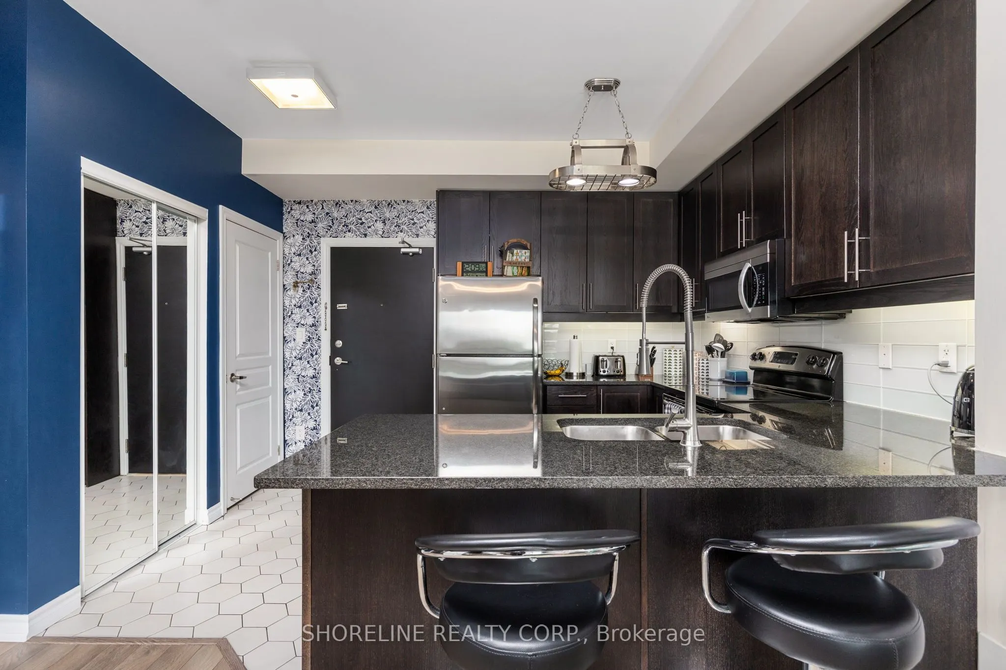 570 Lolita Gardens #401
