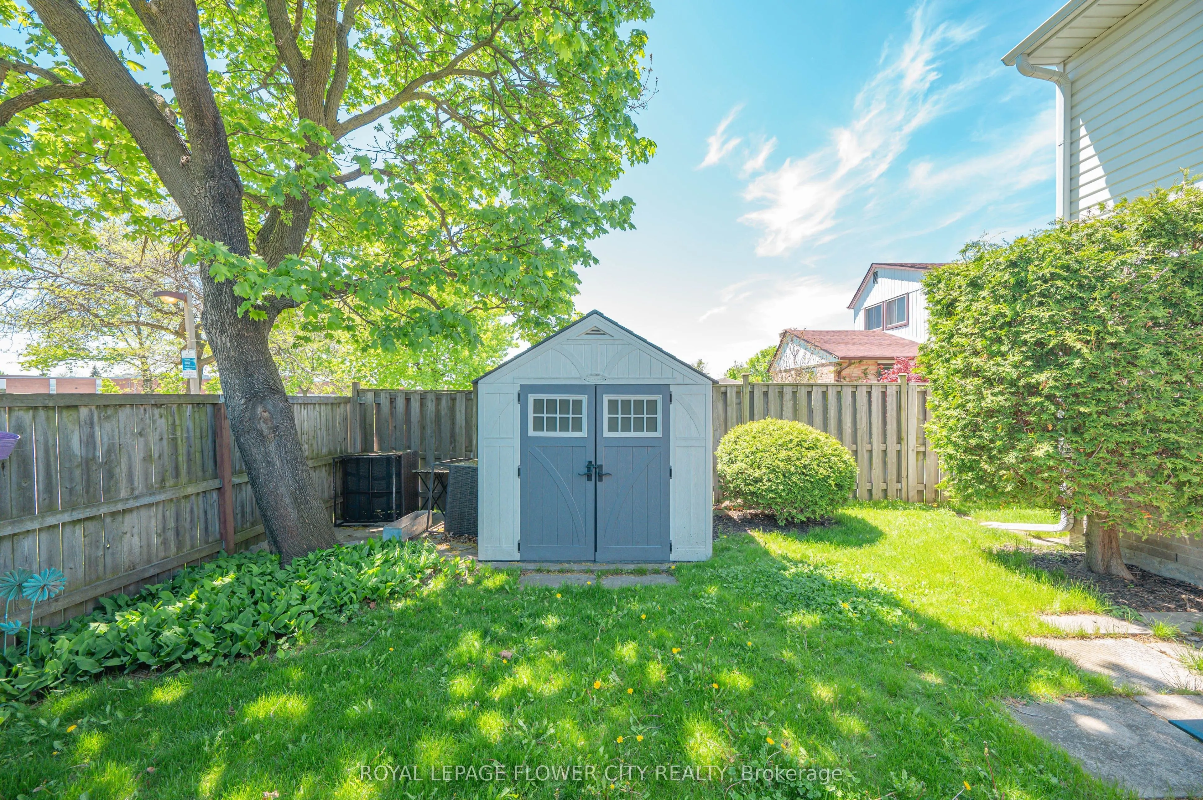 16 Gleneaden Court