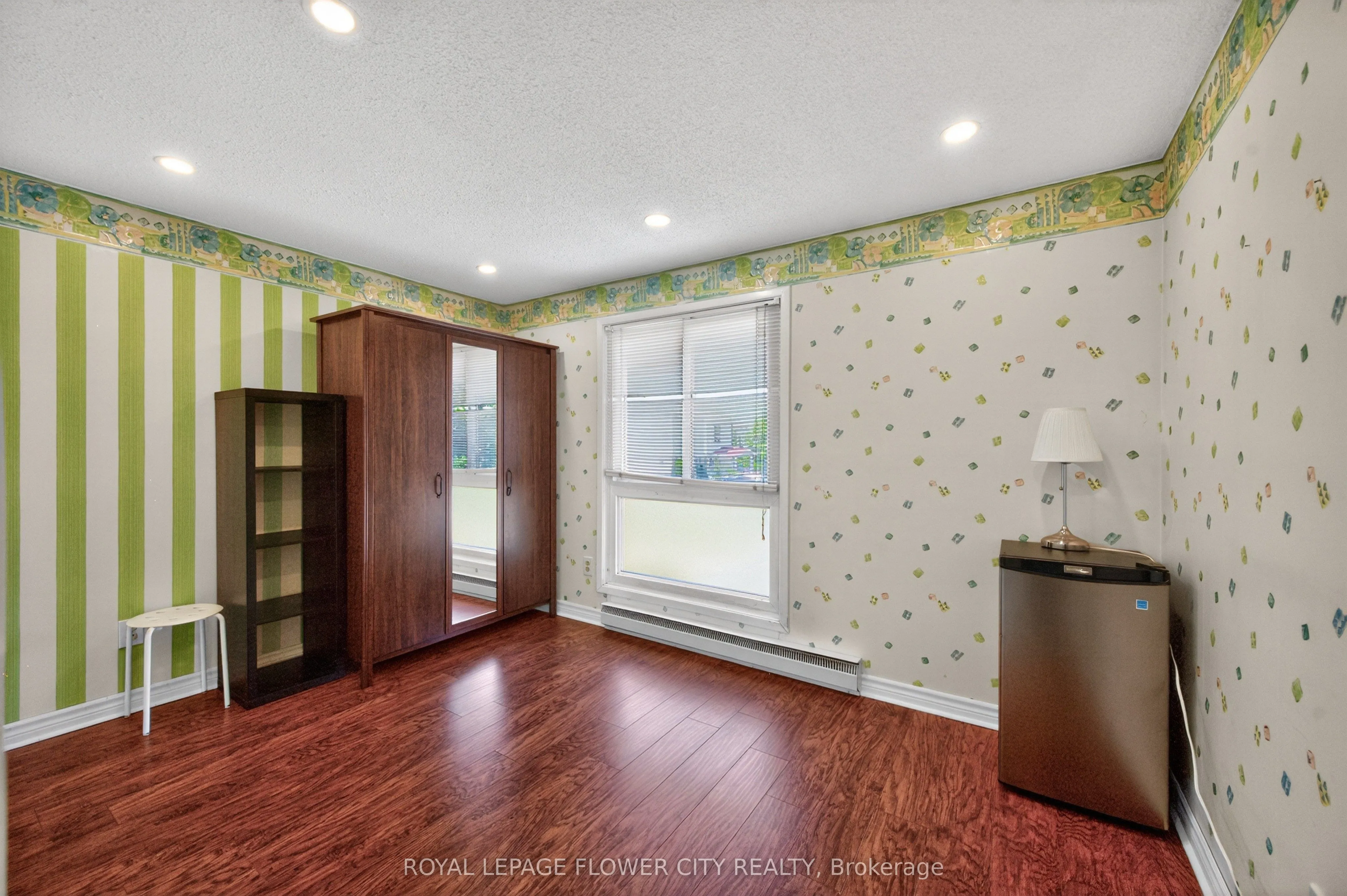 16 Gleneaden Court