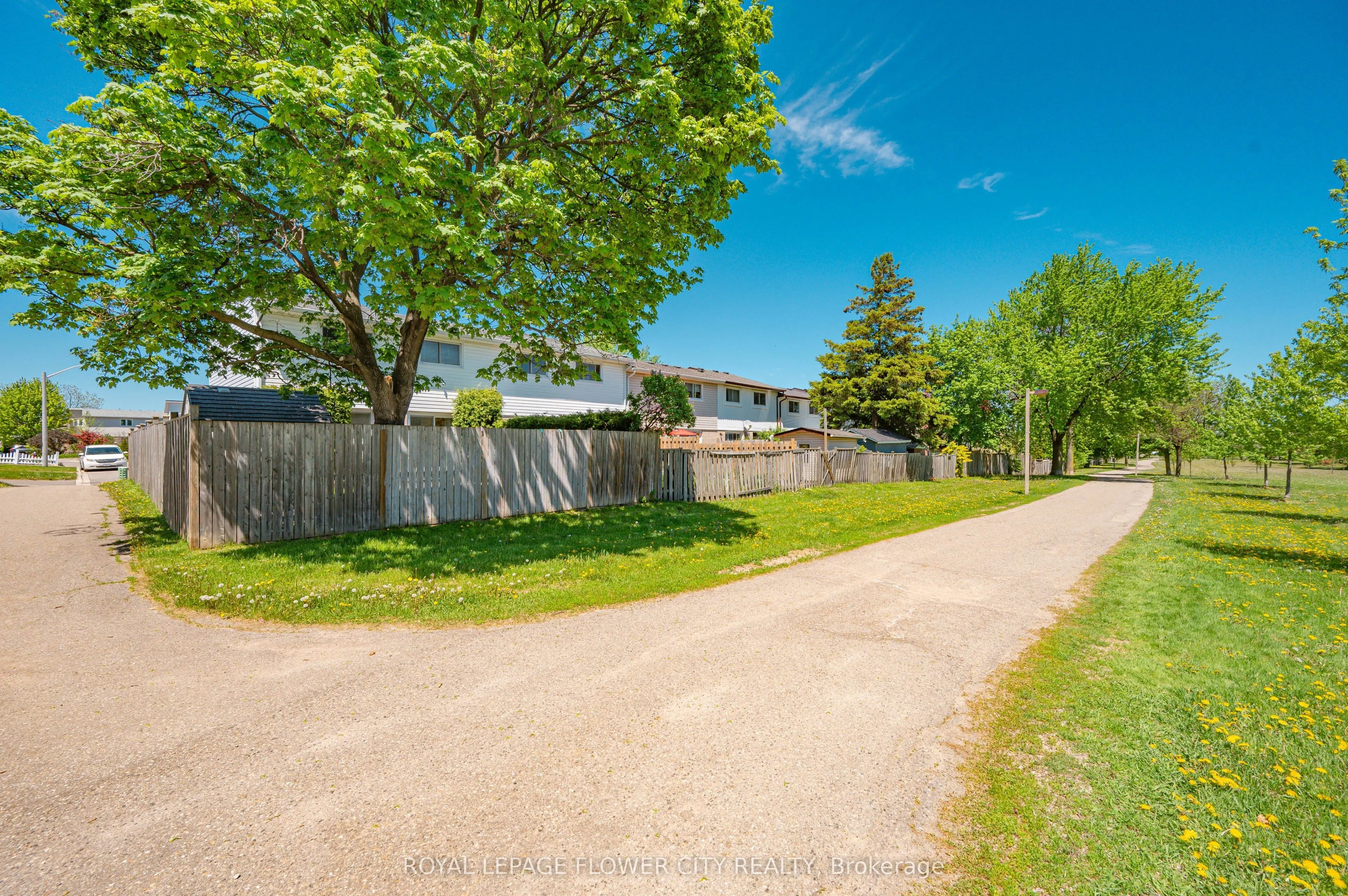 16 Gleneaden Court