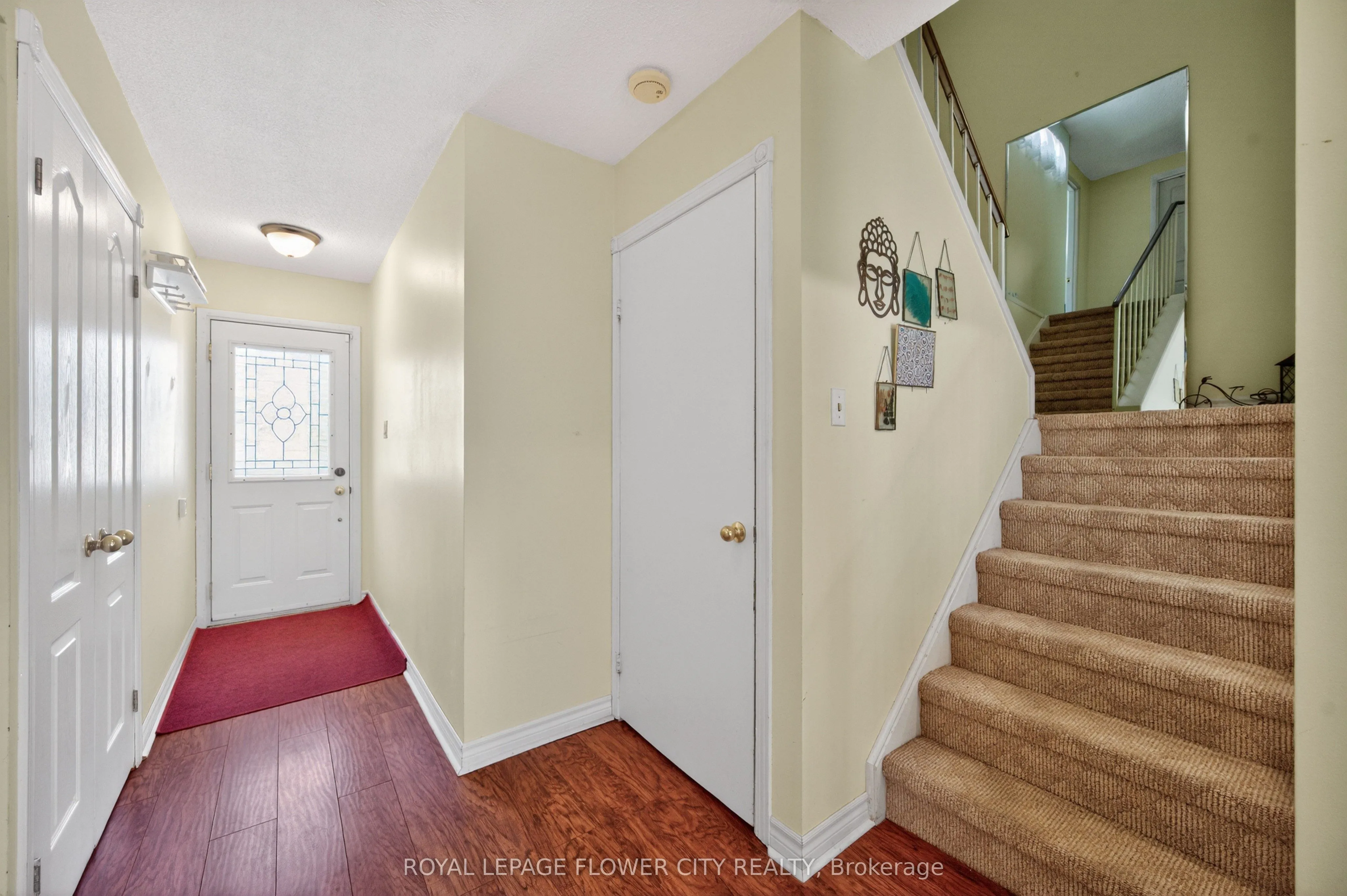 16 Gleneaden Court