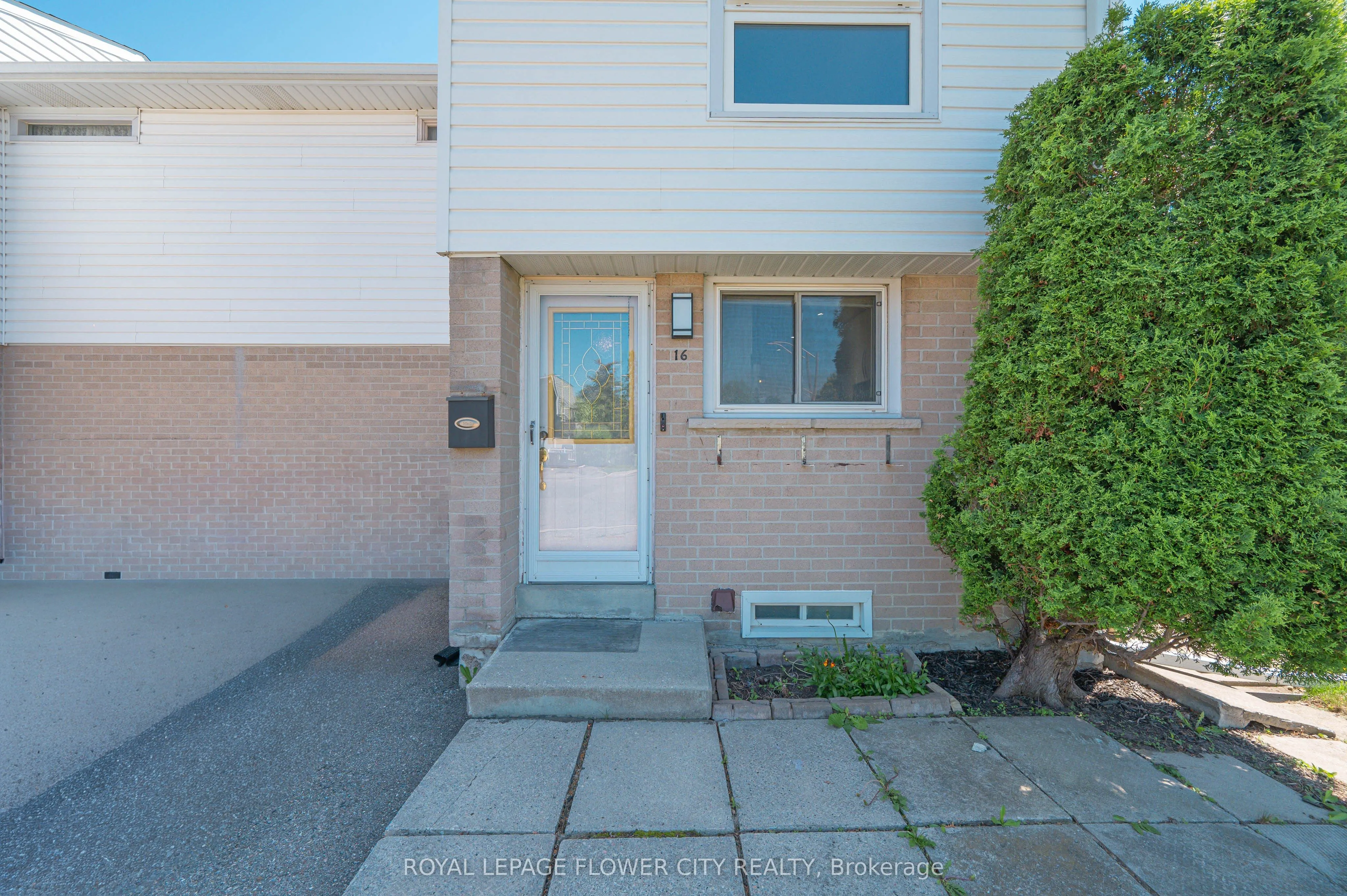 16 Gleneaden Court